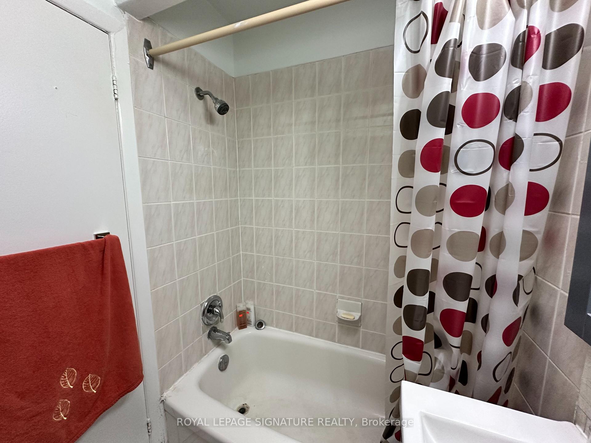Photo 31 of 2890 Dufferin Street, North York, Yorkdale-Glen Park — HOMEH