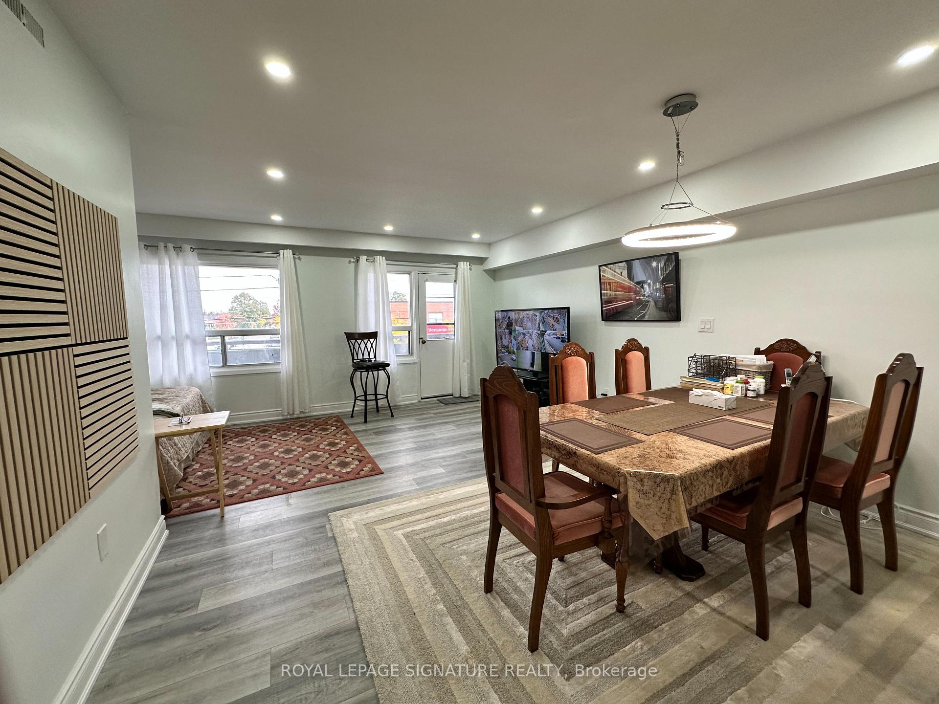 Photo 33 of 2890 Dufferin Street, North York, Yorkdale-Glen Park — HOMEH