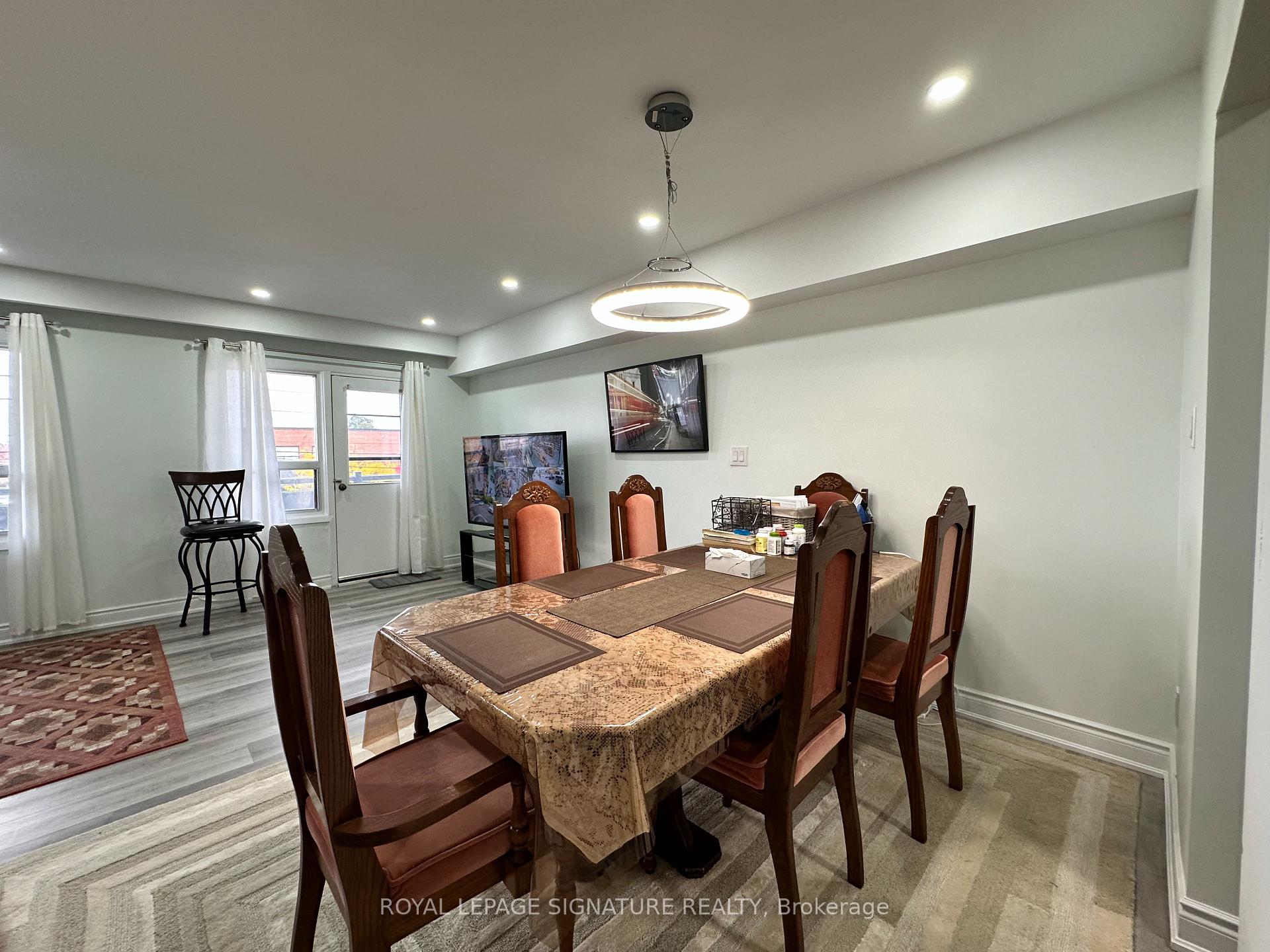 Photo 34 of 2890 Dufferin Street, North York, Yorkdale-Glen Park — HOMEH
