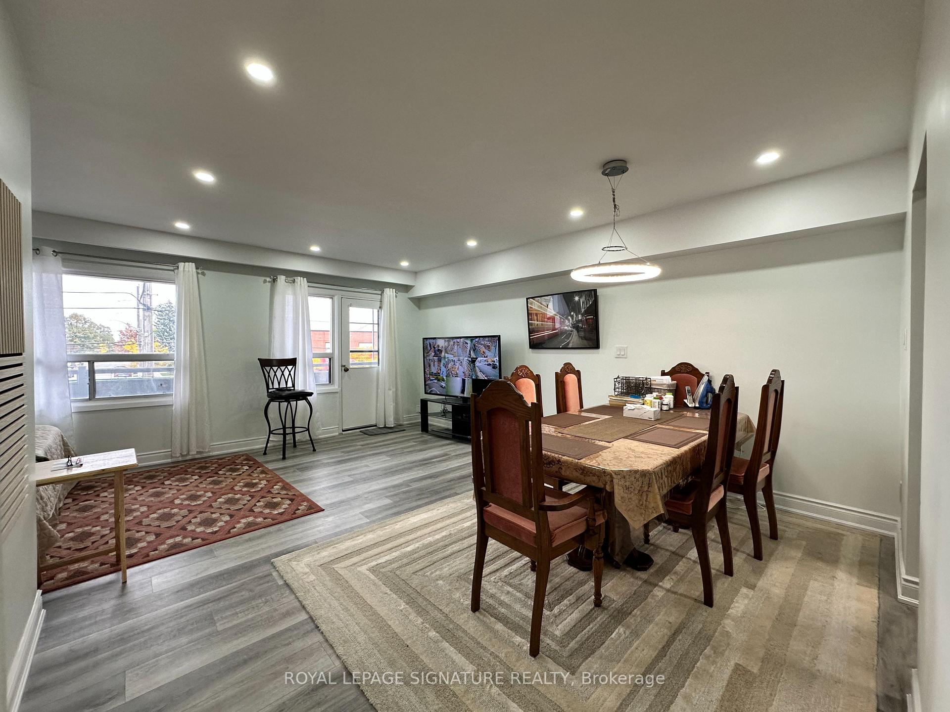Photo 35 of 2890 Dufferin Street, North York, Yorkdale-Glen Park — HOMEH
