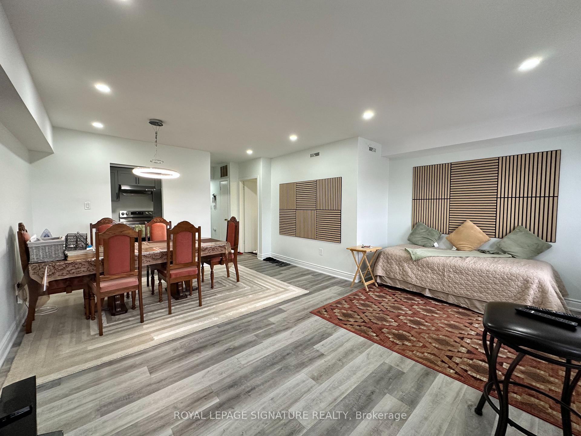 Photo 37 of 2890 Dufferin Street, North York, Yorkdale-Glen Park — HOMEH