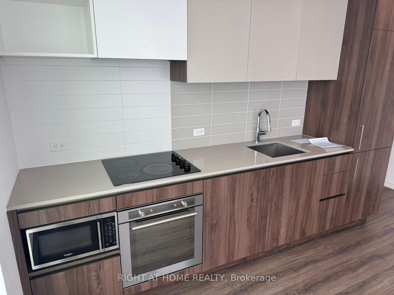 Photo 10 of Unit 4209, 7890 Jane Street, Vaughan, Vaughan Corporate Centre — HOMEH
