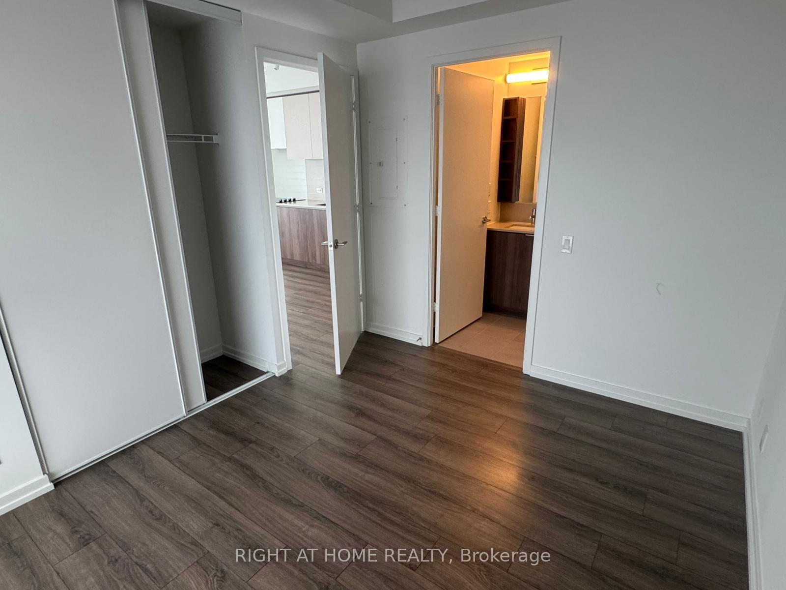 Photo 12 of Unit 4209, 7890 Jane Street, Vaughan, Vaughan Corporate Centre — HOMEH
