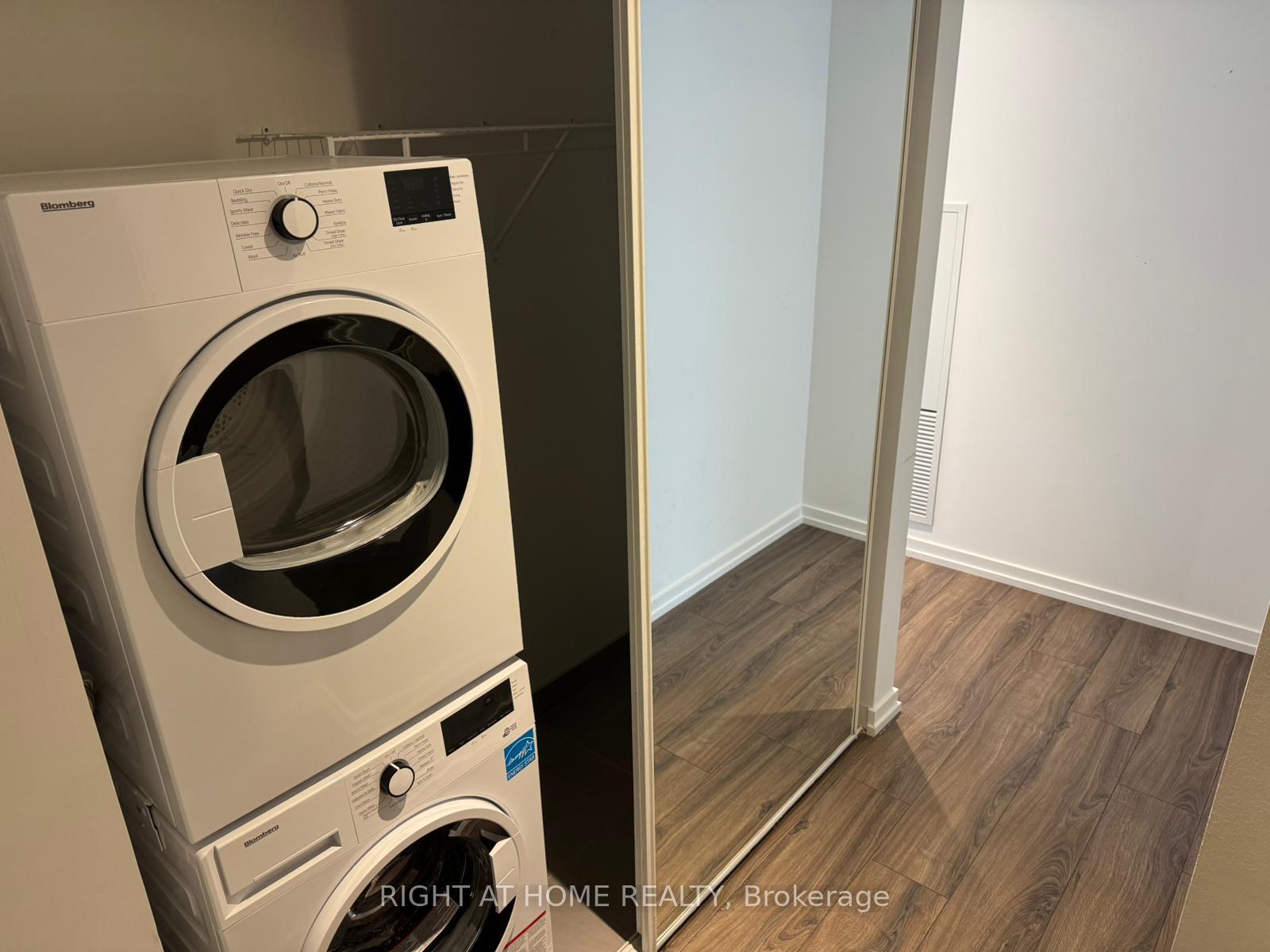 Photo 16 of Unit 4209, 7890 Jane Street, Vaughan, Vaughan Corporate Centre — HOMEH