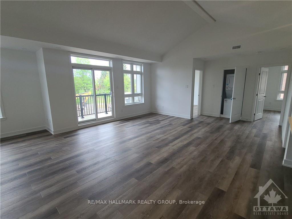 Photo 9 of Unit C, 390 Rolling Meadows Crescent, Ottawa, Mer Bleue/Bradley Estates/Anderson Park — HOMEH