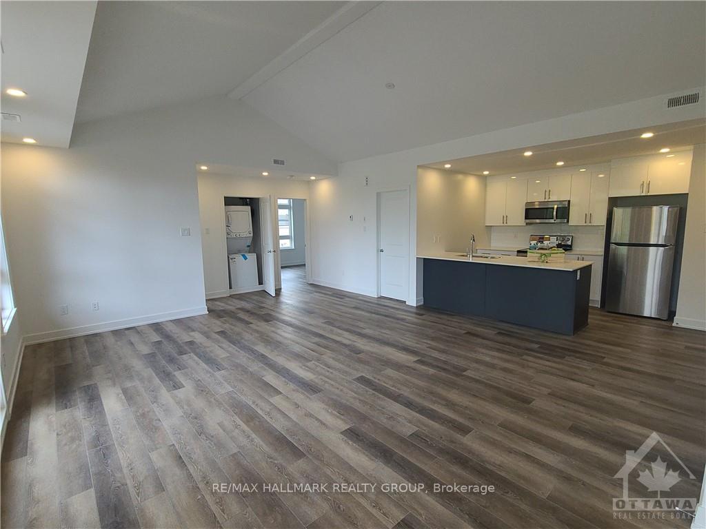 Photo 10 of Unit C, 390 Rolling Meadows Crescent, Ottawa, Mer Bleue/Bradley Estates/Anderson Park — HOMEH
