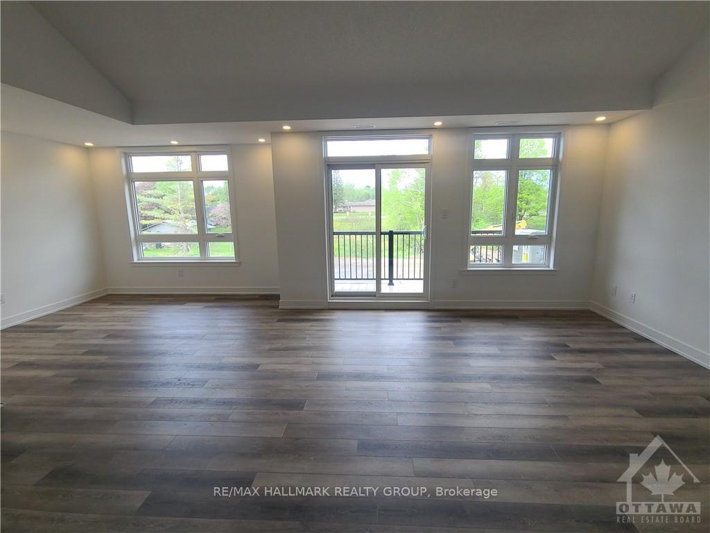 Photo 11 of Unit C, 390 Rolling Meadows Crescent, Ottawa, Mer Bleue/Bradley Estates/Anderson Park — HOMEH