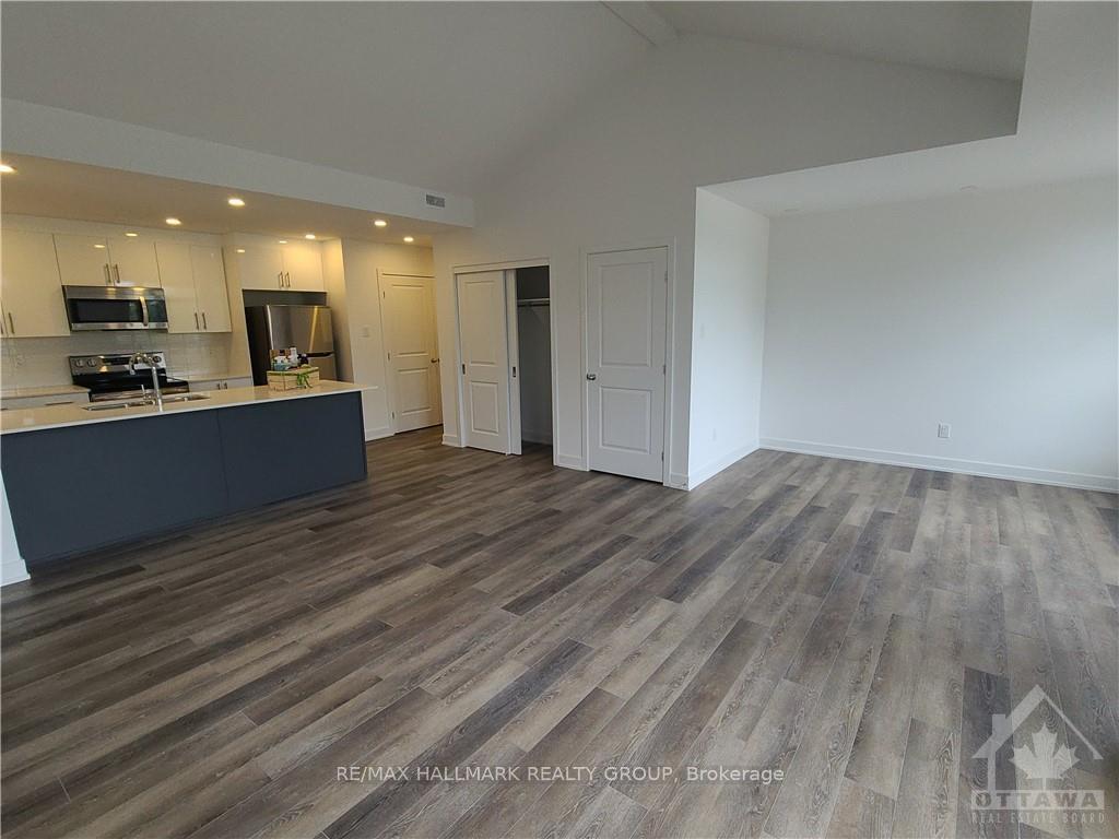 Photo 14 of Unit C, 390 Rolling Meadows Crescent, Ottawa, Mer Bleue/Bradley Estates/Anderson Park — HOMEH