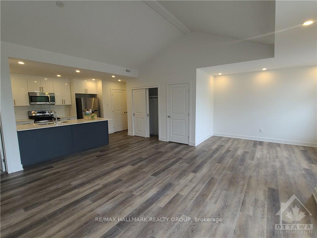Photo 15 of Unit C, 390 Rolling Meadows Crescent, Ottawa, Mer Bleue/Bradley Estates/Anderson Park — HOMEH