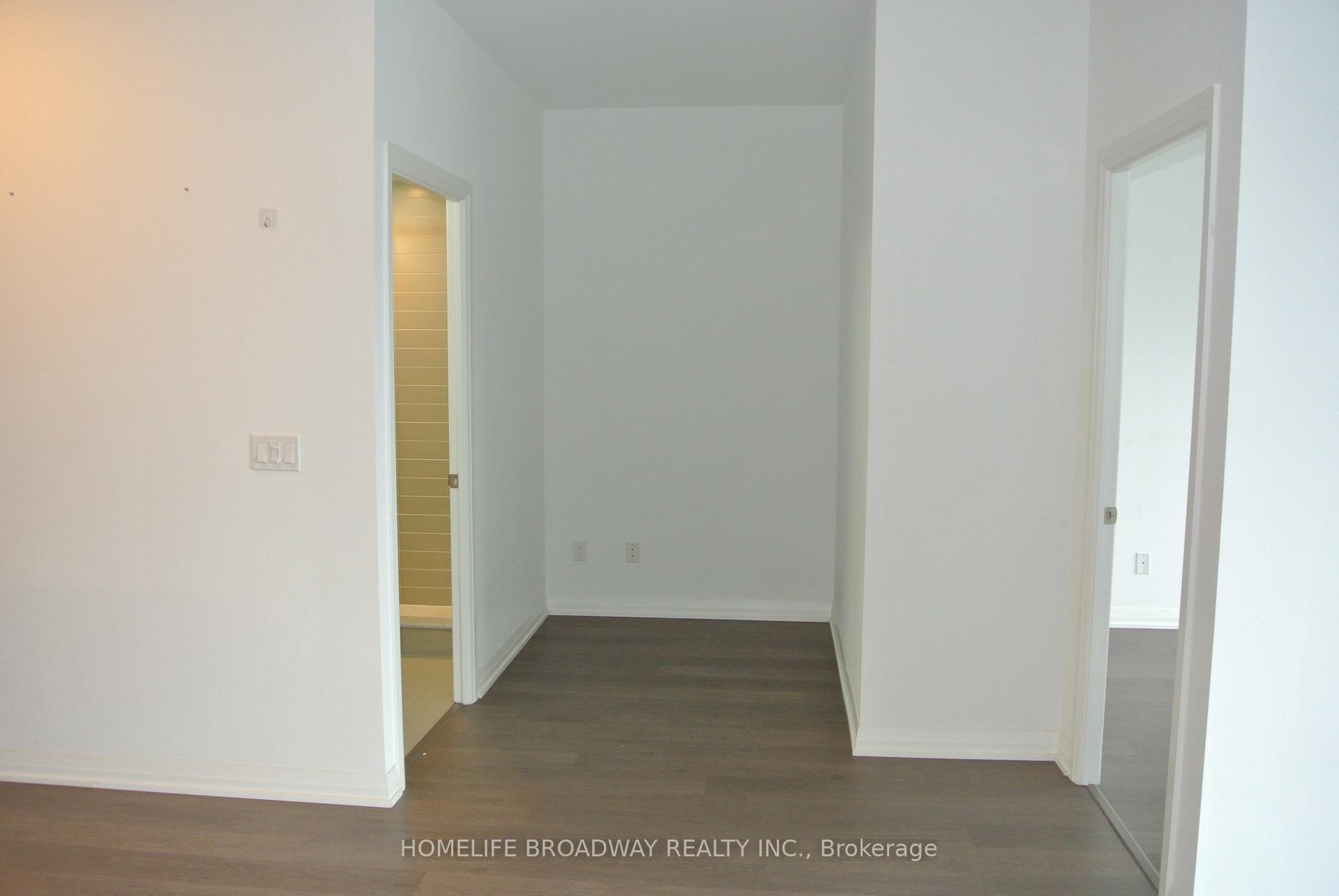 Photo 6 of Unit 1011, 65 Oneida Crescent, Richmond Hill, Langstaff — HOMEH