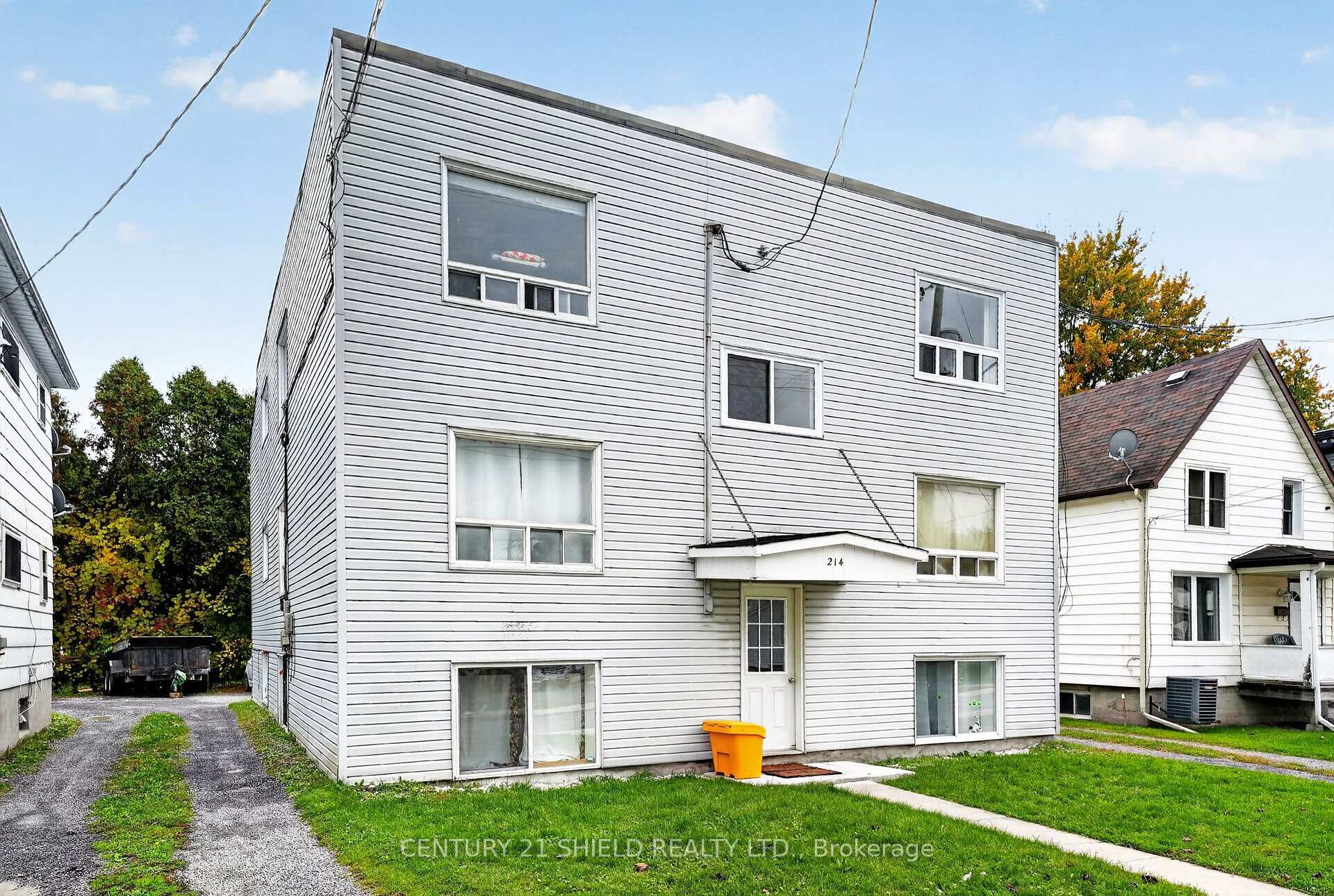 Photo 2 of 214 Eighth Street W, Cornwall, Cornwall — HOMEH
