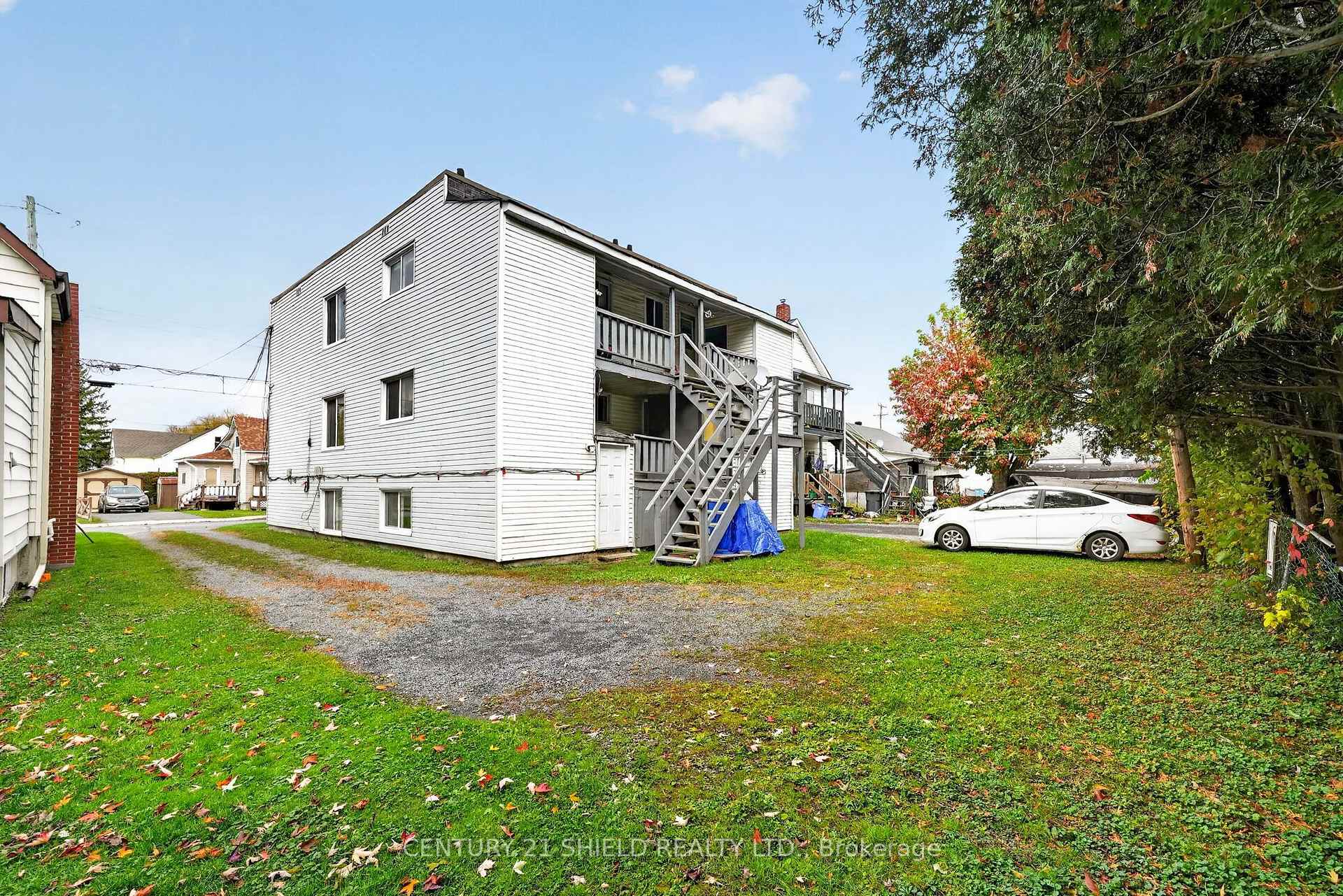 Photo 5 of 214 Eighth Street W, Cornwall, Cornwall — HOMEH
