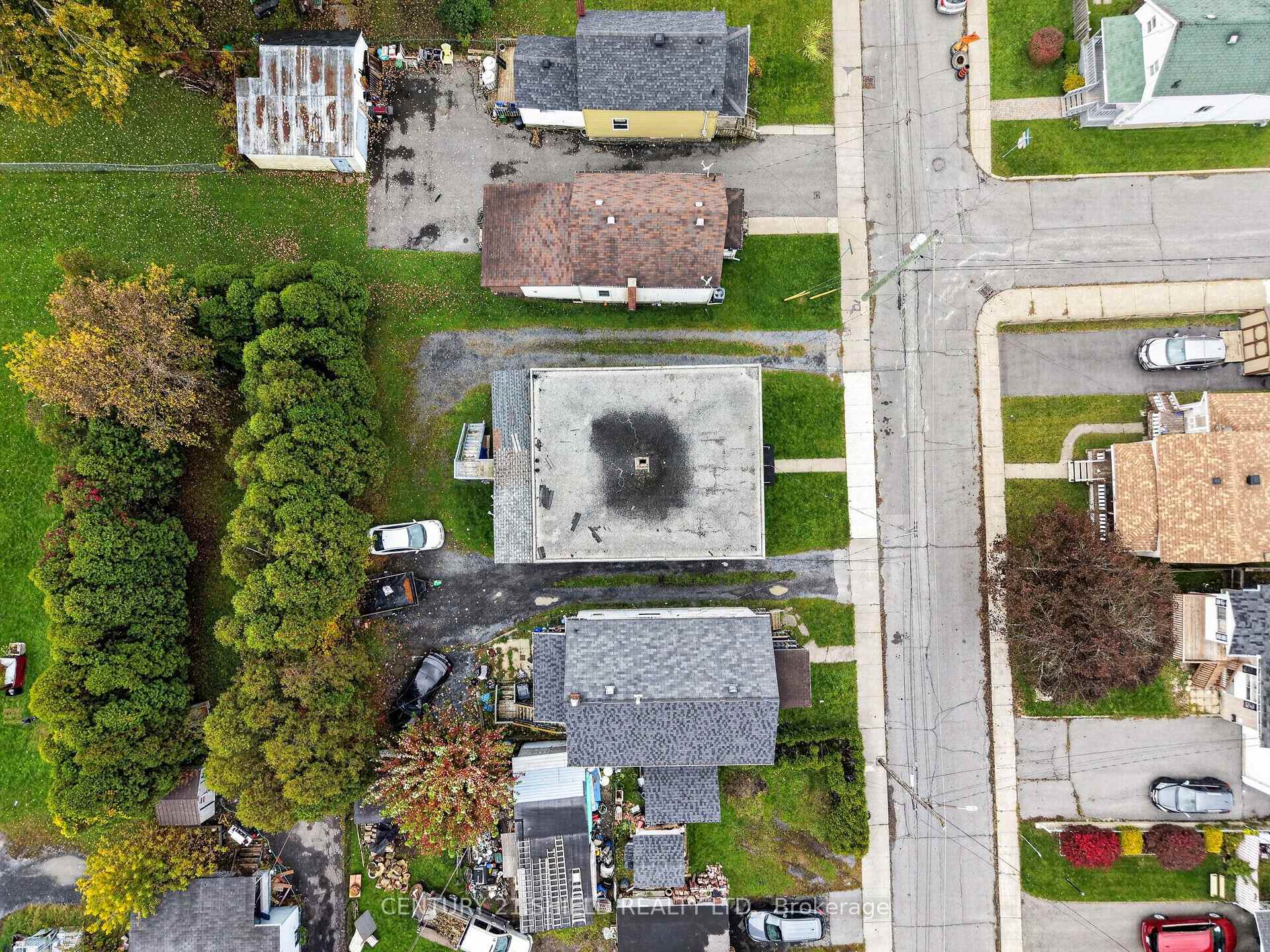 Photo 10 of 214 Eighth Street W, Cornwall, Cornwall — HOMEH