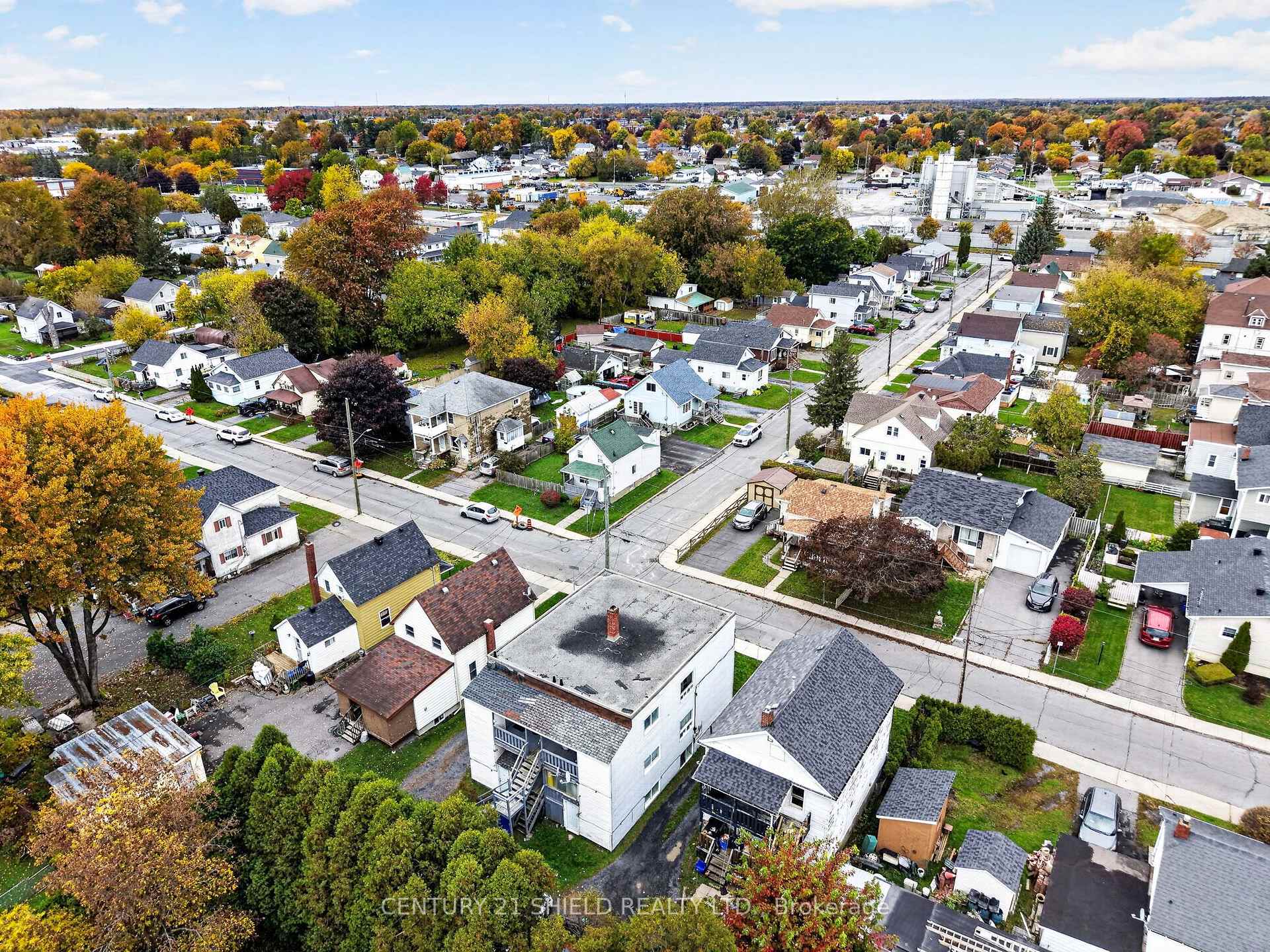Photo 11 of 214 Eighth Street W, Cornwall, Cornwall — HOMEH