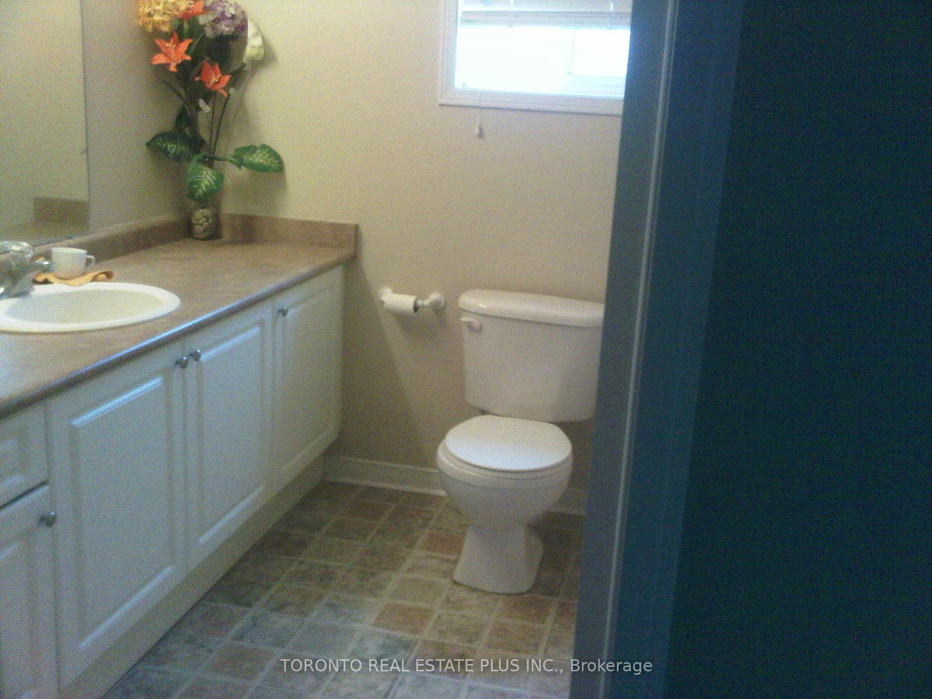 Photo 12 of 4 Vanessa Drive, Orillia — HOMEH