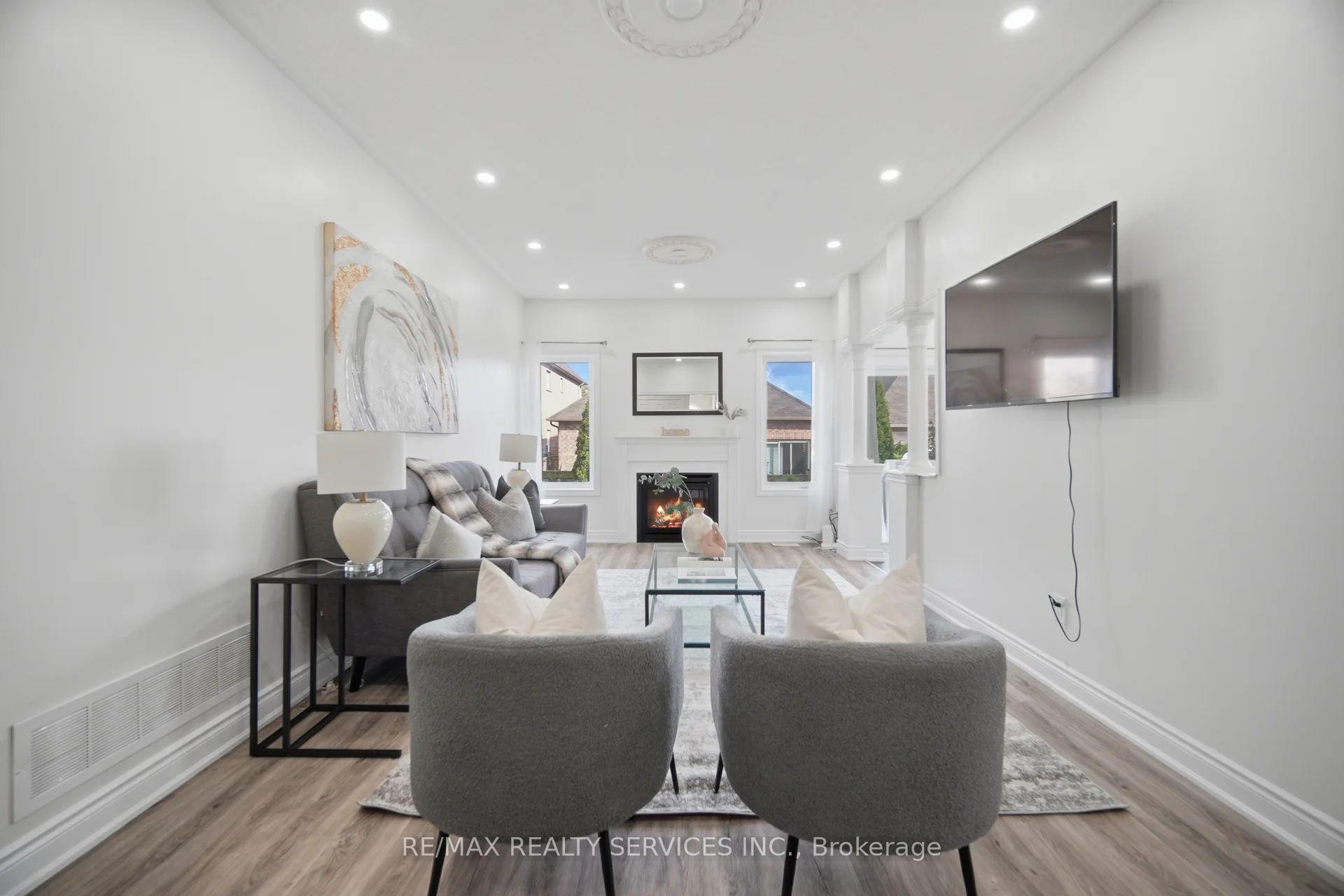 Photo 6 of 40 Balin Crescent, Brampton, Credit Valley — HOMEH