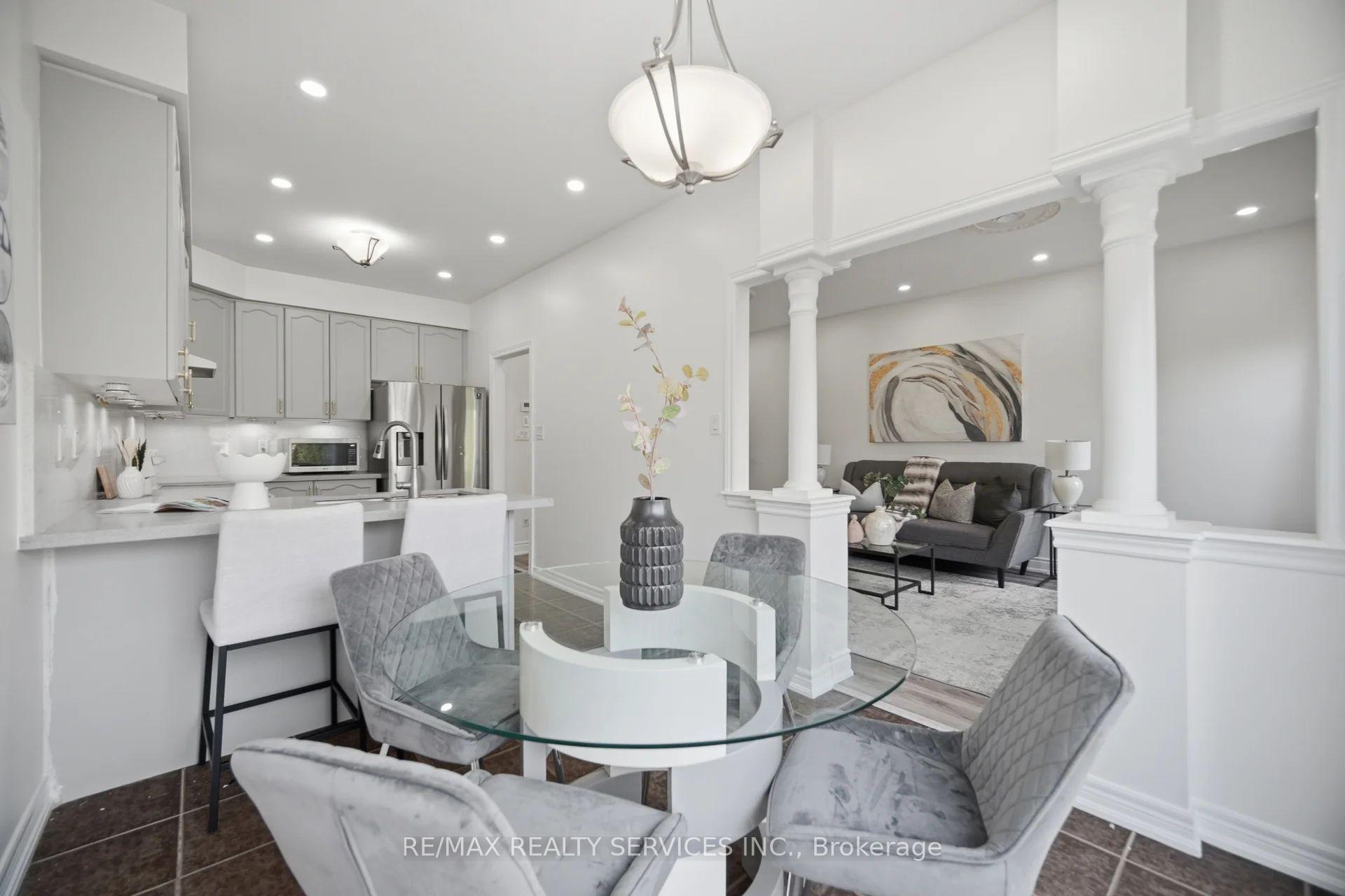 Photo 9 of 40 Balin Crescent, Brampton, Credit Valley — HOMEH