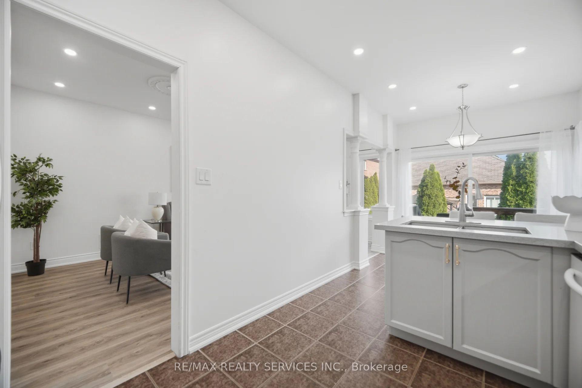 Photo 12 of 40 Balin Crescent, Brampton, Credit Valley — HOMEH