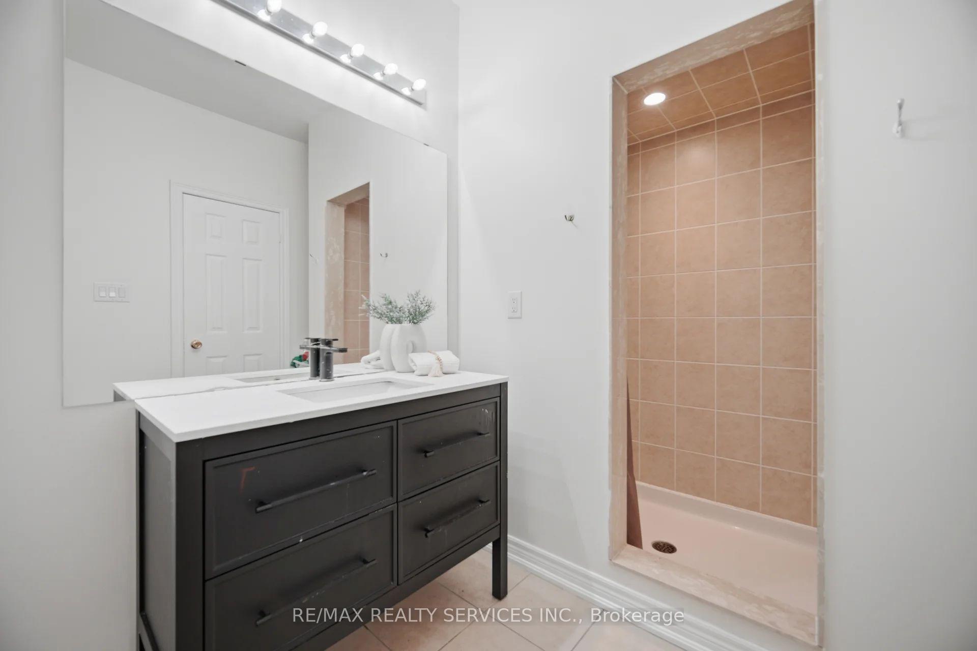 Photo 16 of 40 Balin Crescent, Brampton, Credit Valley — HOMEH