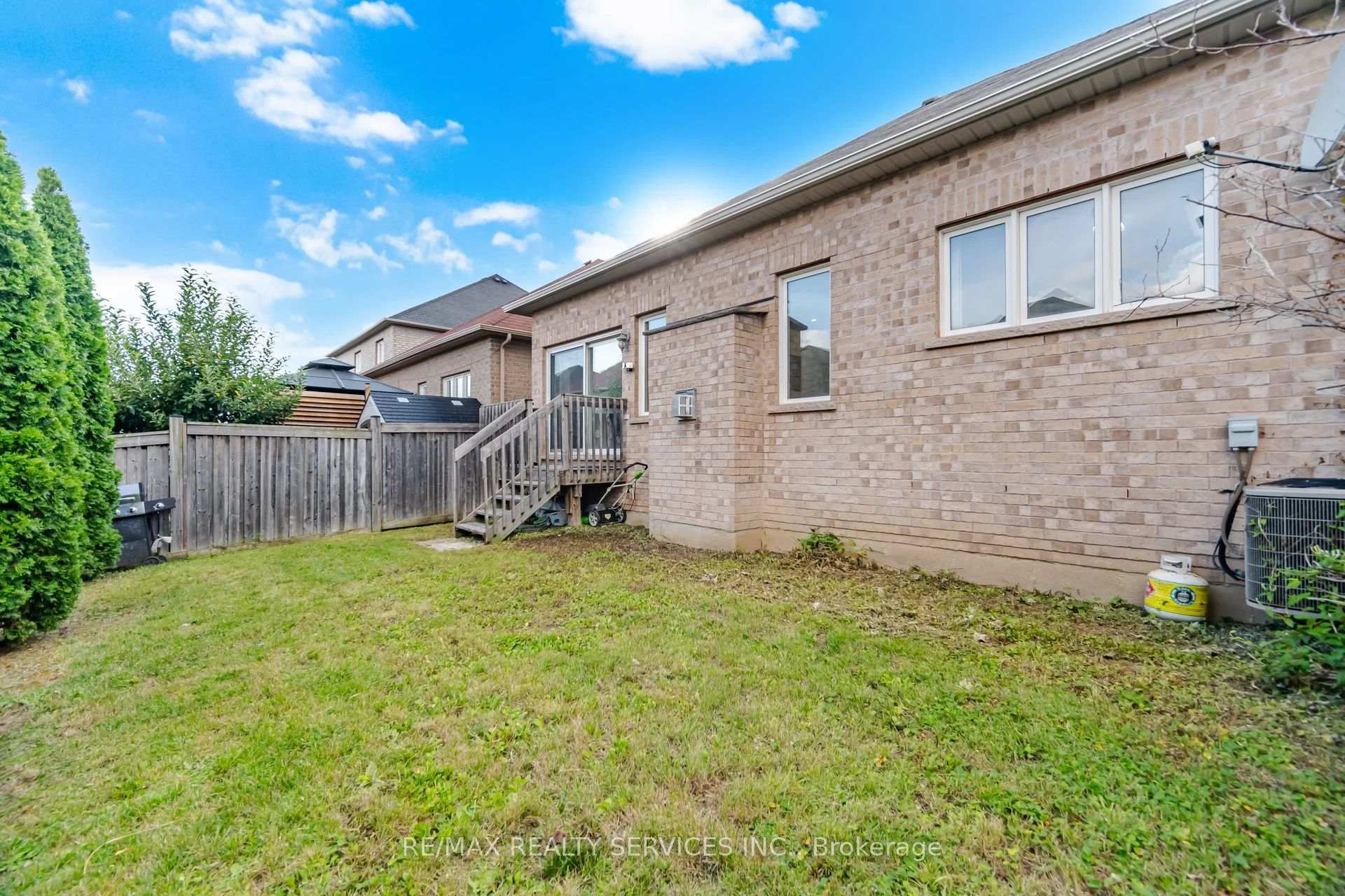 Photo 24 of 40 Balin Crescent, Brampton, Credit Valley — HOMEH