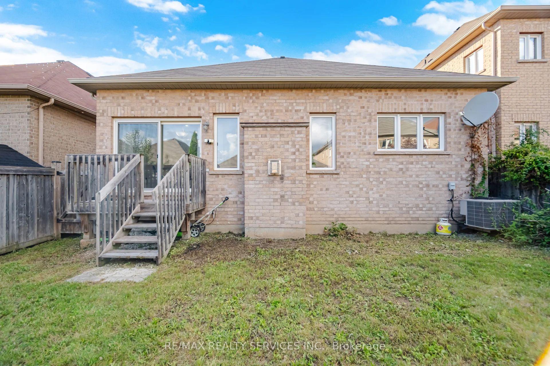 Photo 25 of 40 Balin Crescent, Brampton, Credit Valley — HOMEH