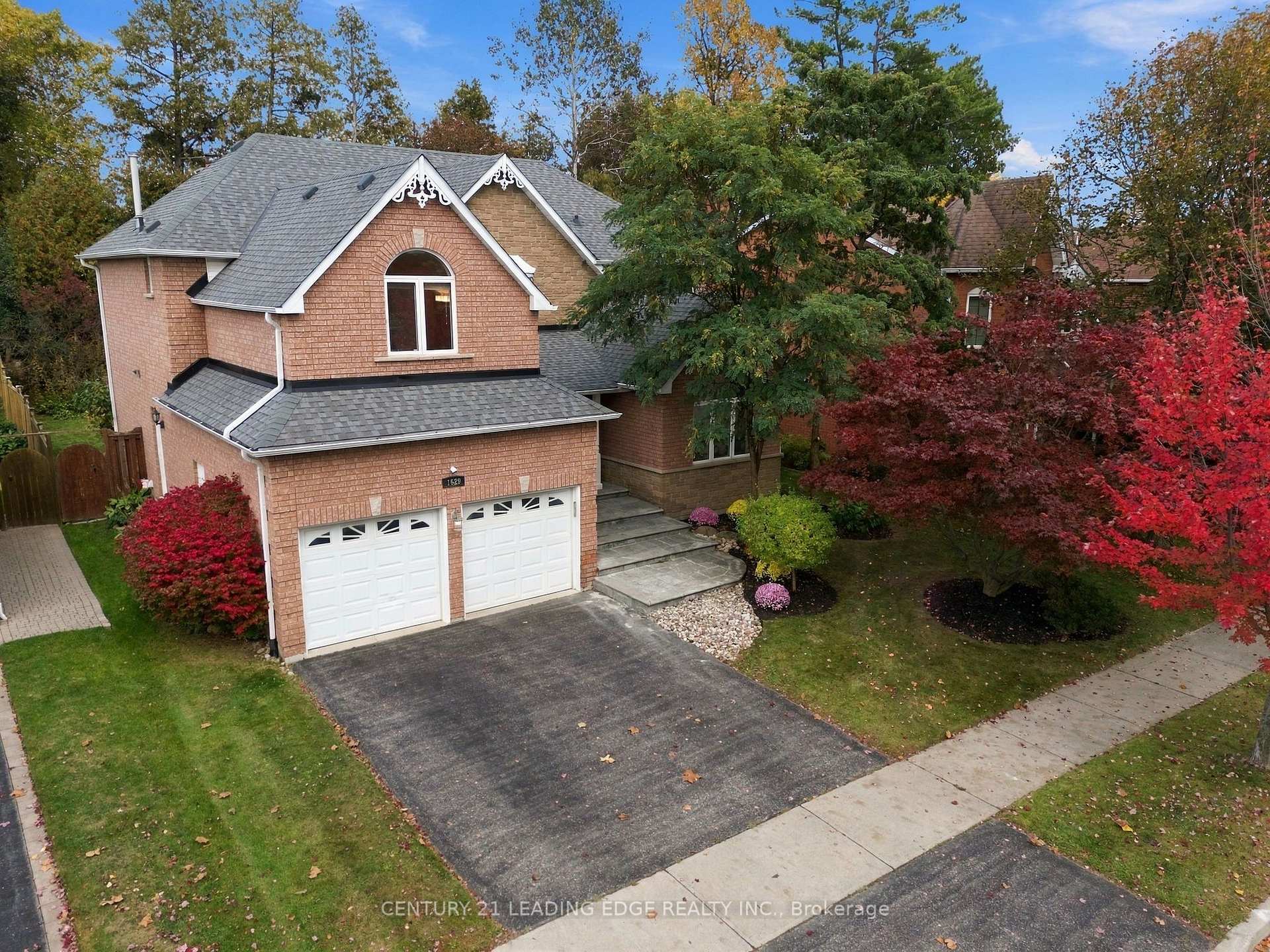 Photo 2 of 1629 Valley Ridge Crescent, Pickering, Highbush — HOMEH