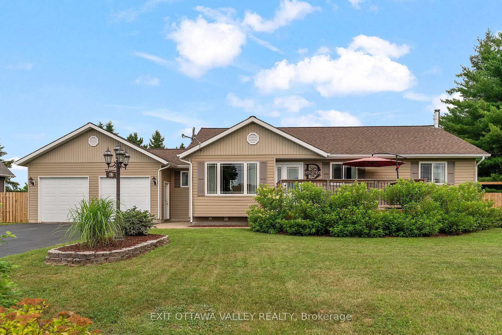 Photo 2 of 62 Meadowview Drive, Whitewater Region, Beachburg — HOMEH
