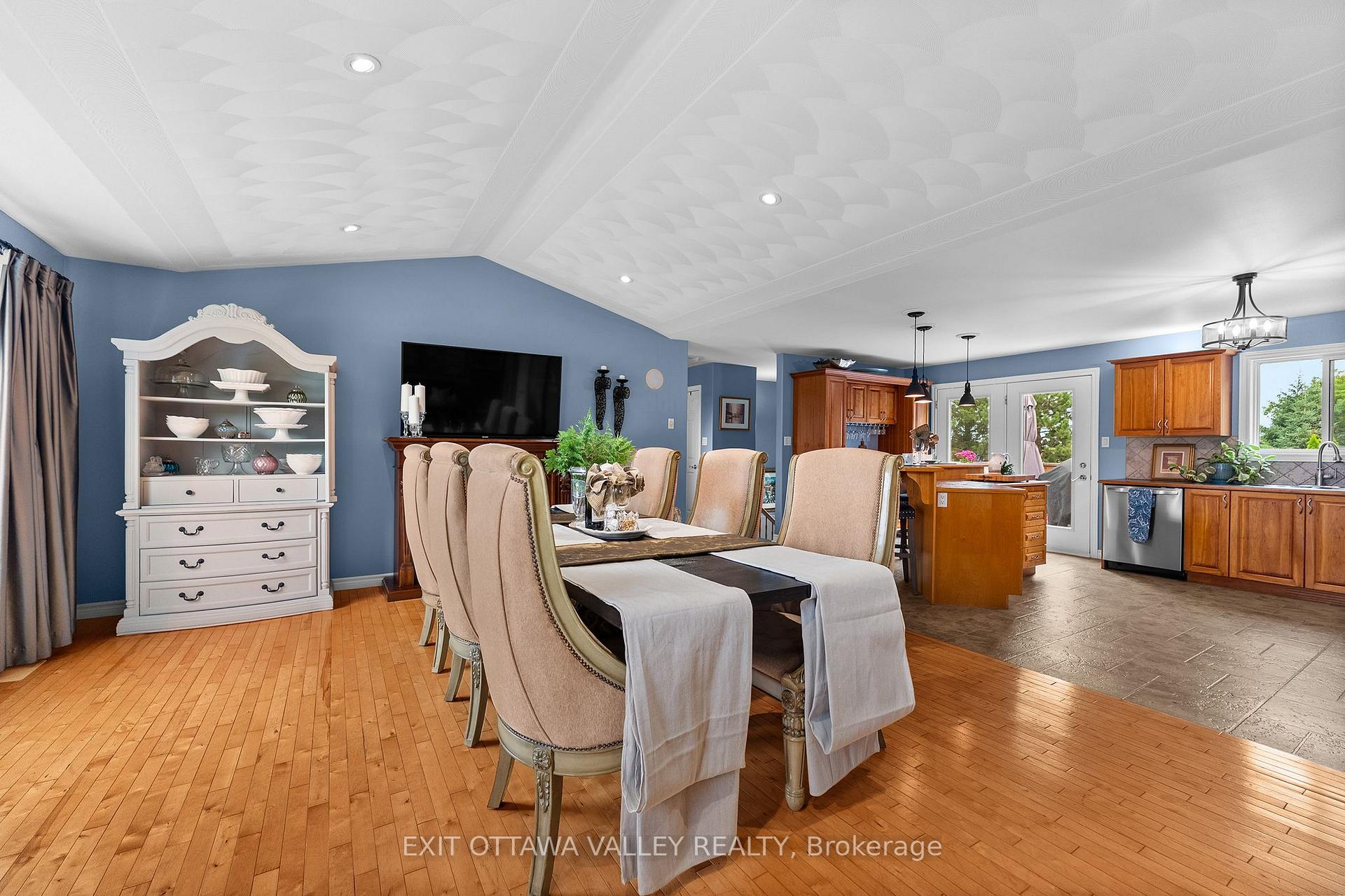 Photo 7 of 62 Meadowview Drive, Whitewater Region, Beachburg — HOMEH