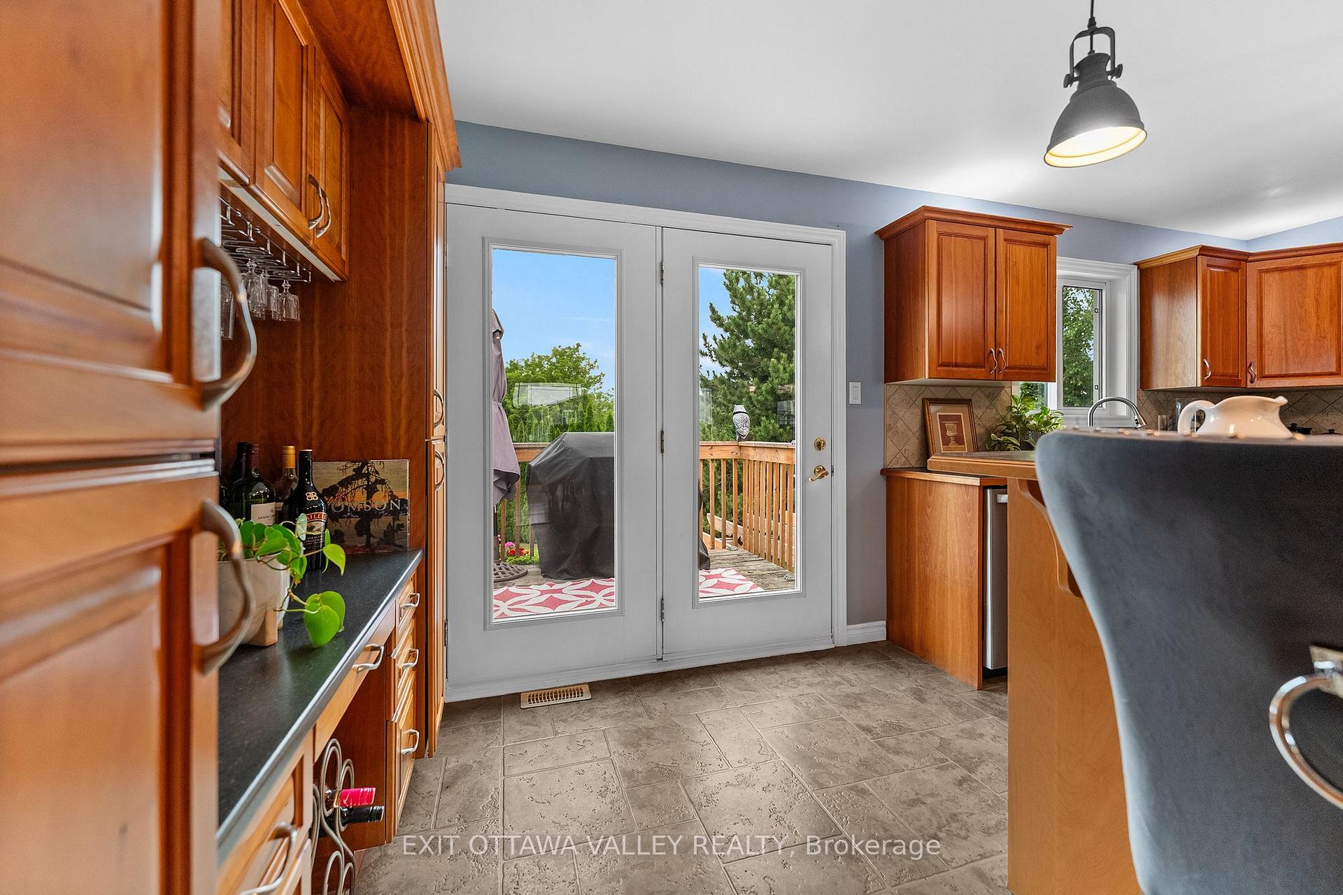 Photo 14 of 62 Meadowview Drive, Whitewater Region, Beachburg — HOMEH