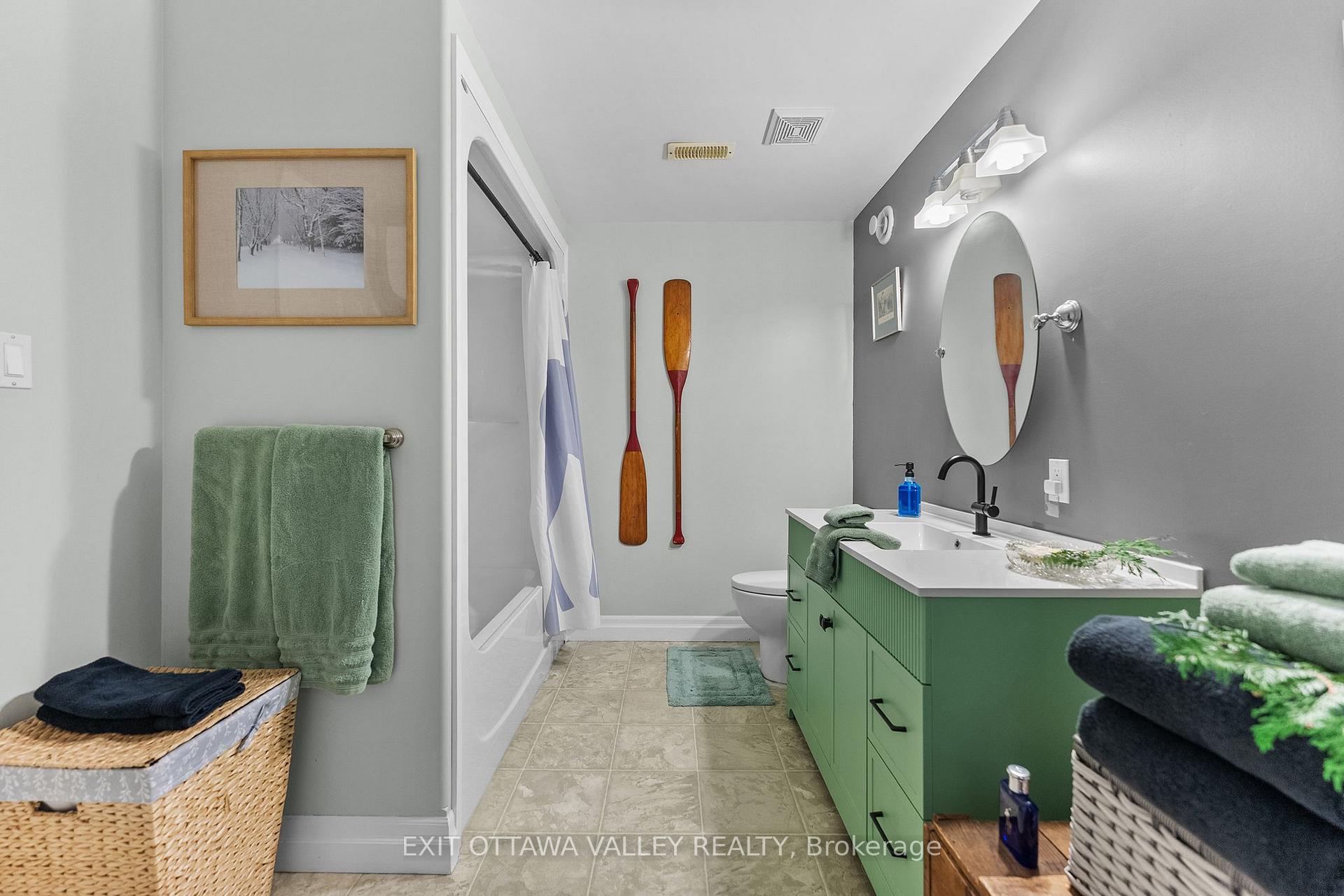 Photo 32 of 62 Meadowview Drive, Whitewater Region, Beachburg — HOMEH
