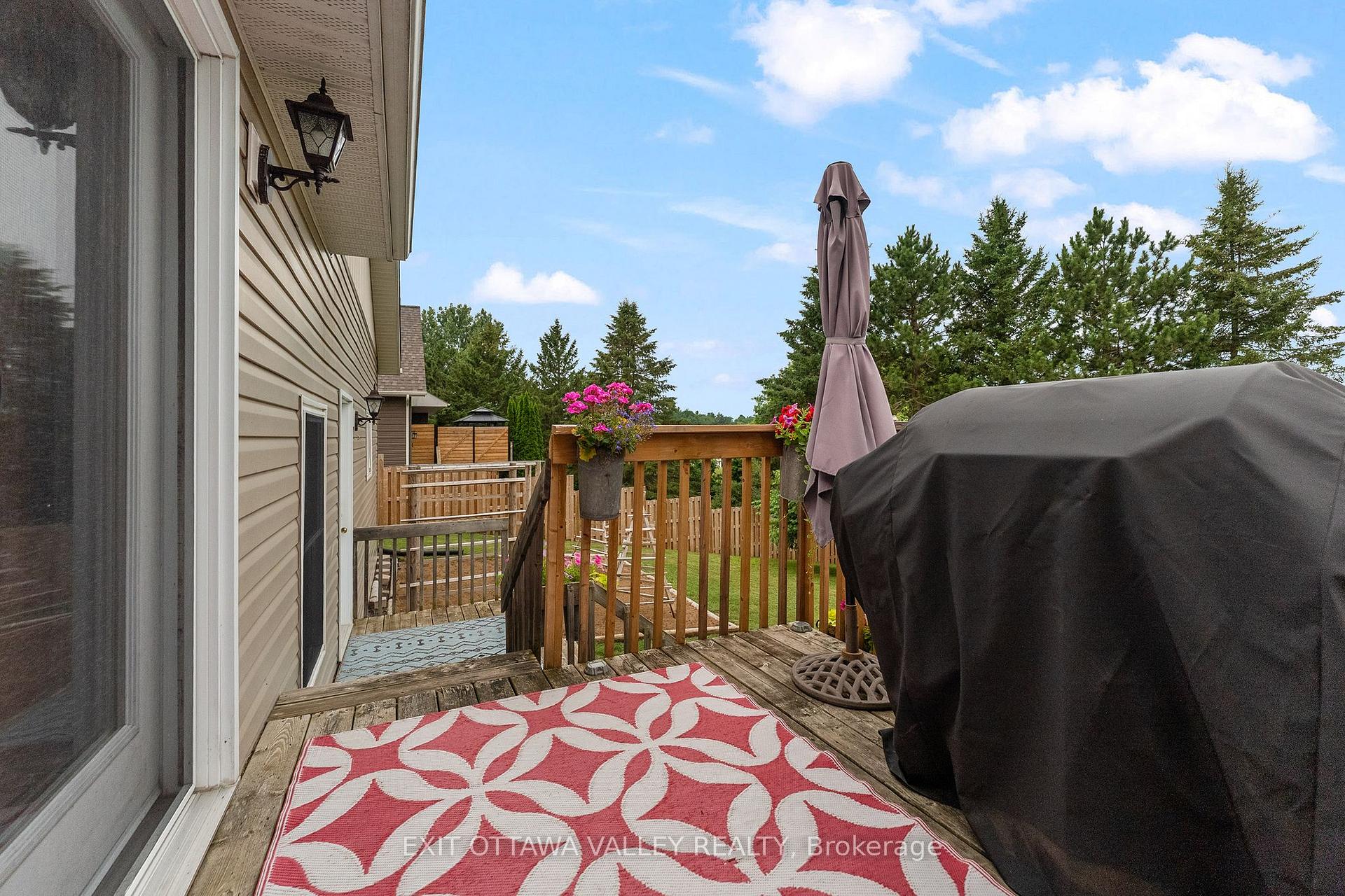 Photo 36 of 62 Meadowview Drive, Whitewater Region, Beachburg — HOMEH