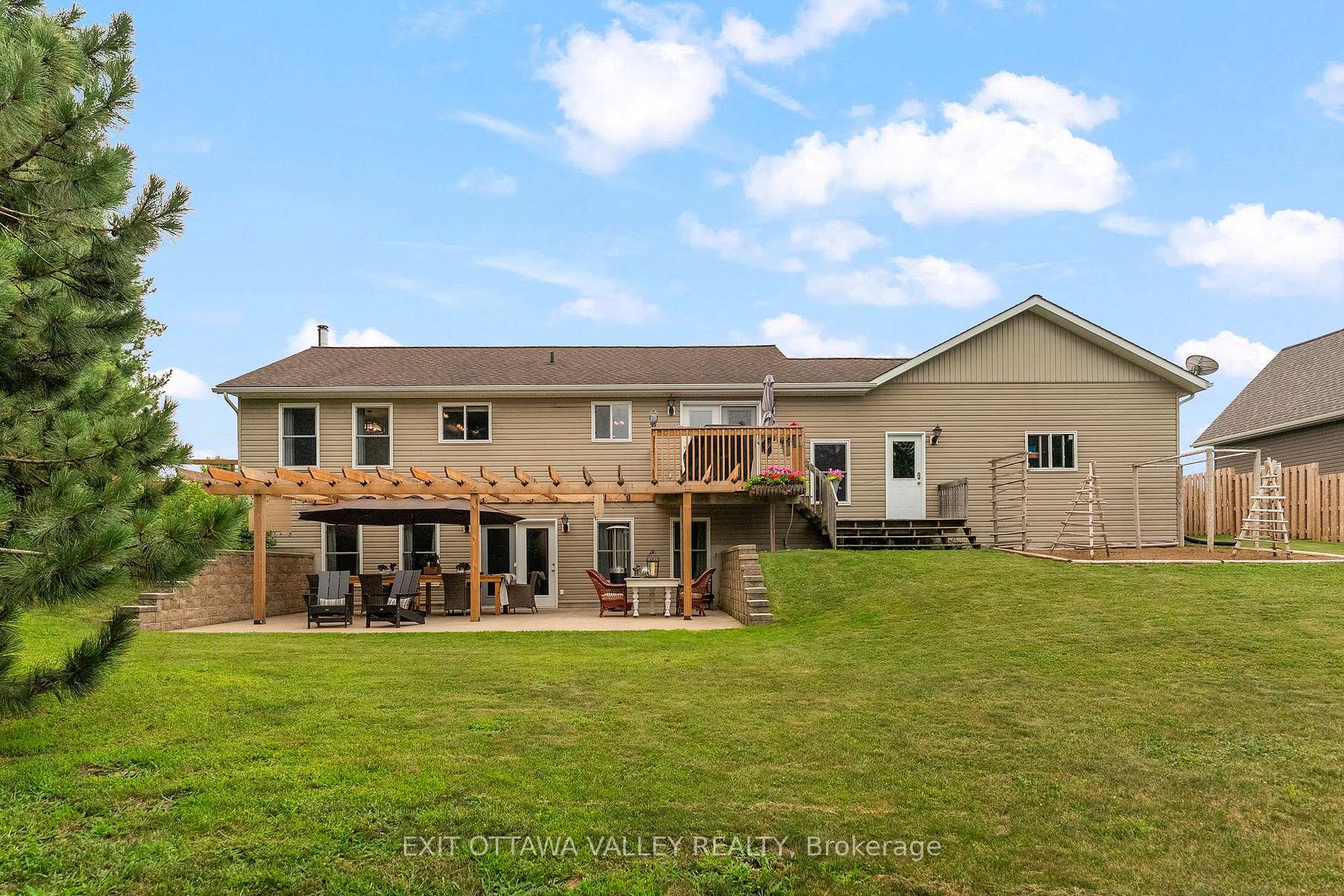 Photo 45 of 62 Meadowview Drive, Whitewater Region, Beachburg — HOMEH