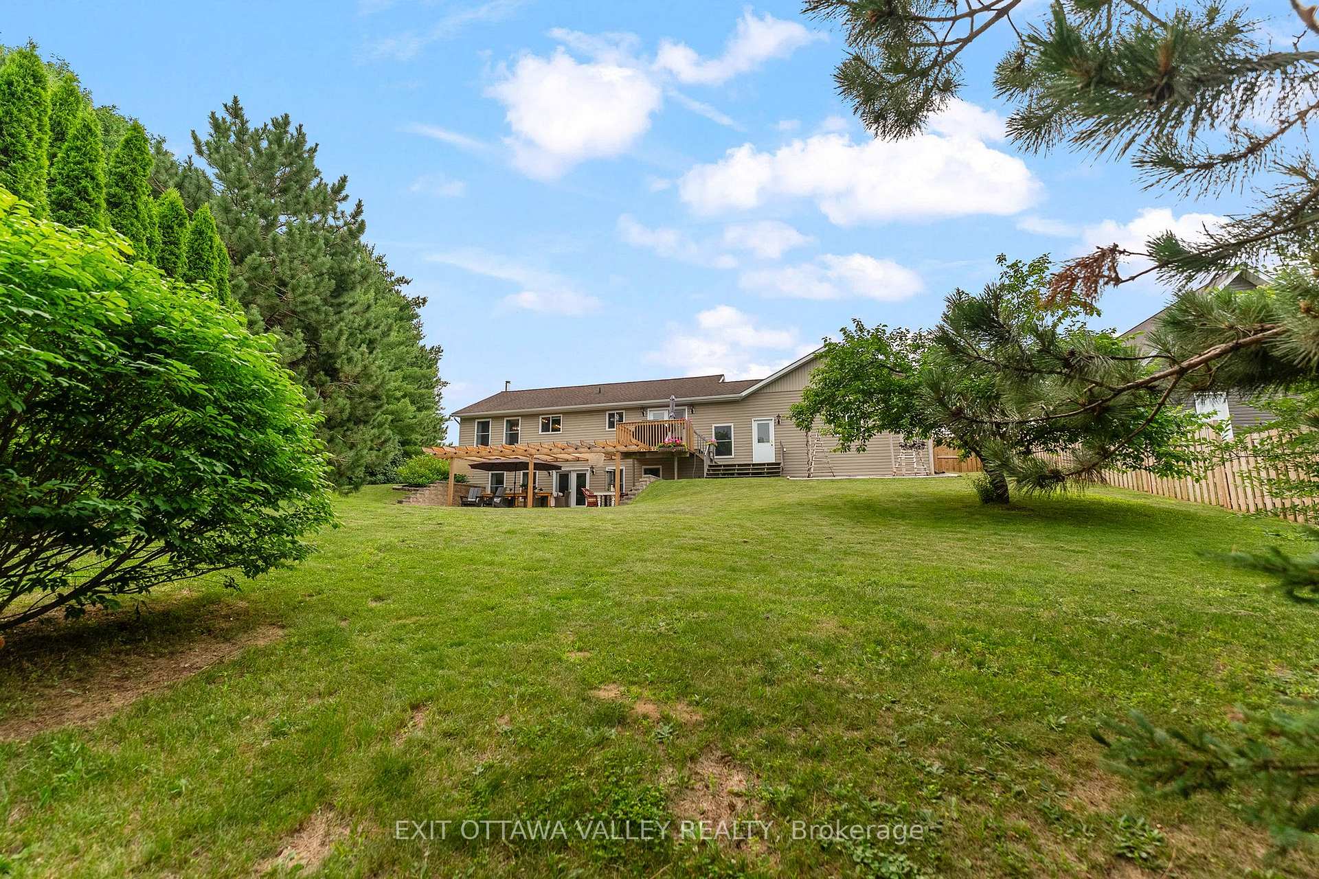 Photo 46 of 62 Meadowview Drive, Whitewater Region, Beachburg — HOMEH