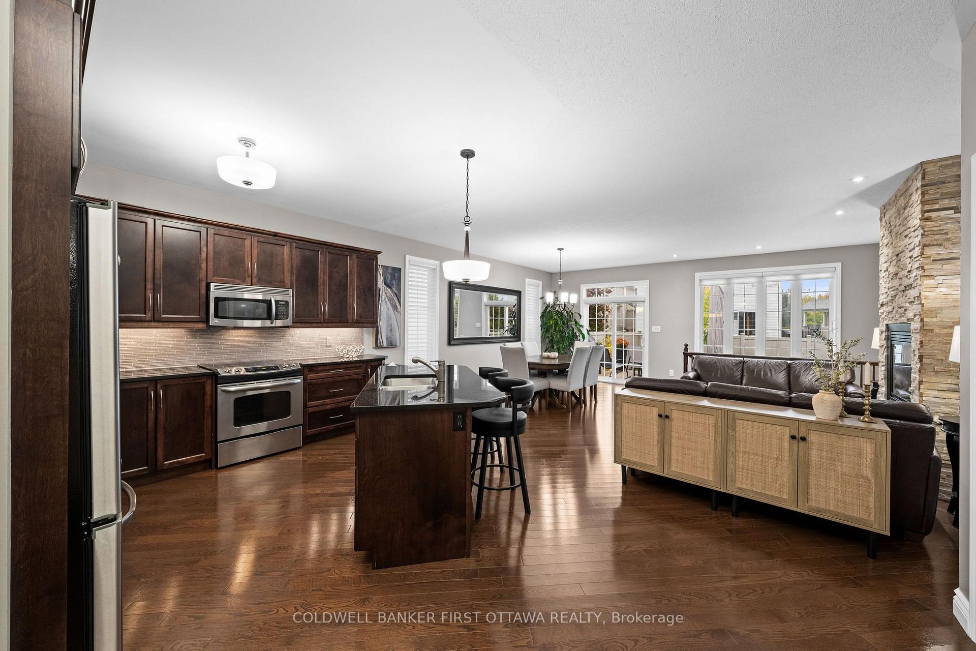 Photo 5 of 938 Rossburn Crescent, Ottawa, Barrhaven - Stonebridge — HOMEH