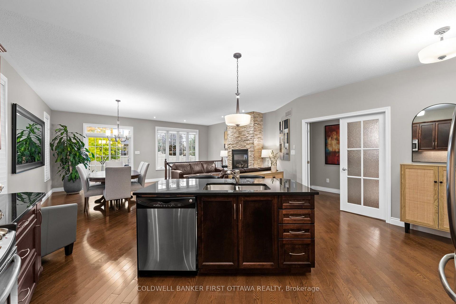 Photo 10 of 938 Rossburn Crescent, Ottawa, Barrhaven - Stonebridge — HOMEH