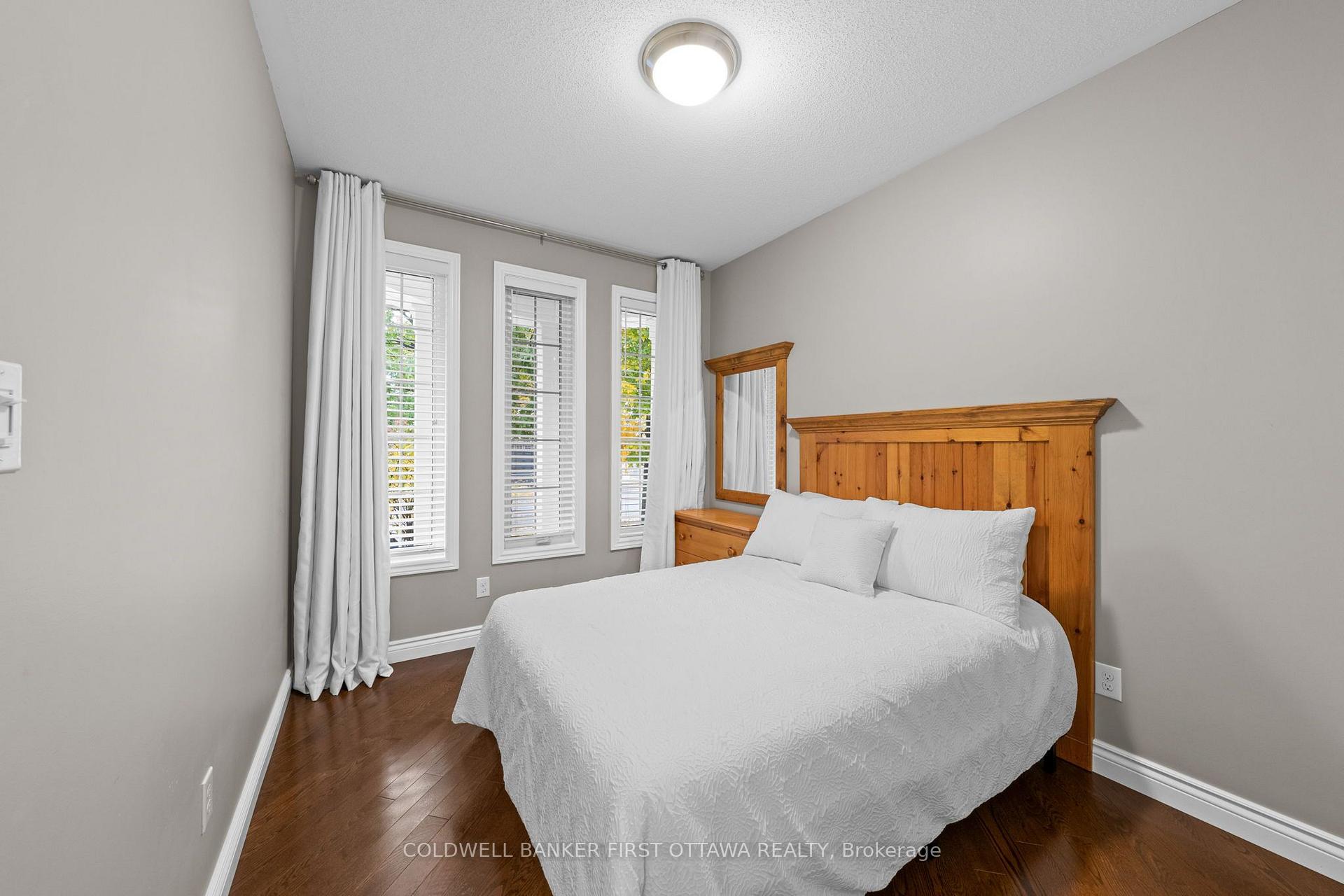 Photo 19 of 938 Rossburn Crescent, Ottawa, Barrhaven - Stonebridge — HOMEH