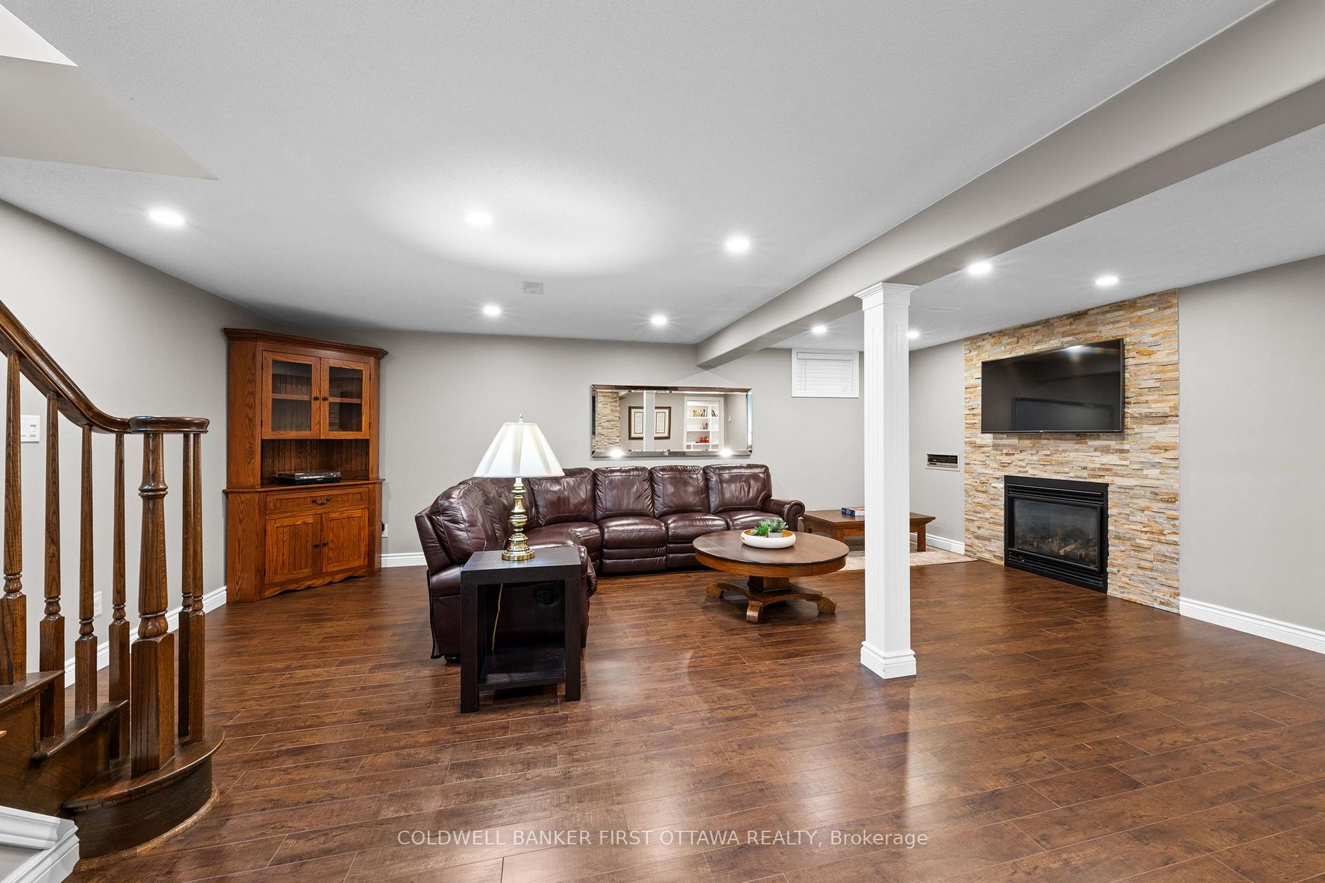 Photo 22 of 938 Rossburn Crescent, Ottawa, Barrhaven - Stonebridge — HOMEH
