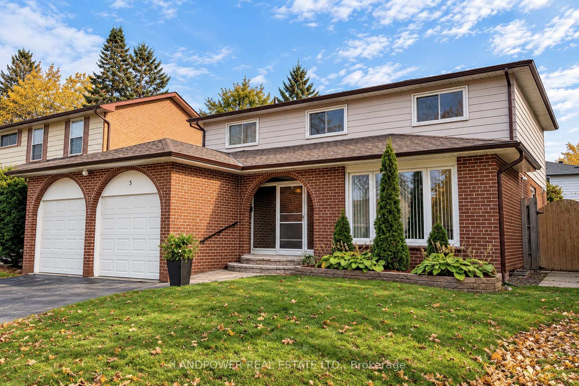 Photo 2 of 5 Kellen Street, Scarborough, Tam O'Shanter-Sullivan — HOMEH