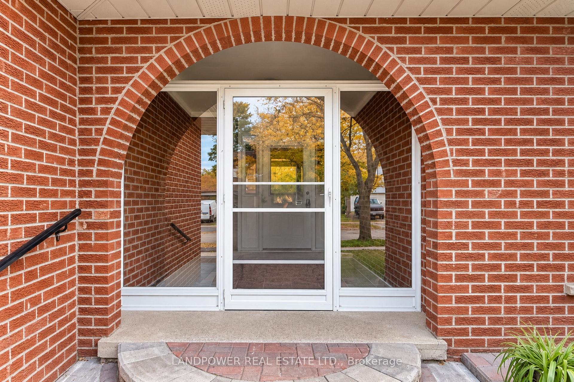 Photo 3 of 5 Kellen Street, Scarborough, Tam O'Shanter-Sullivan — HOMEH