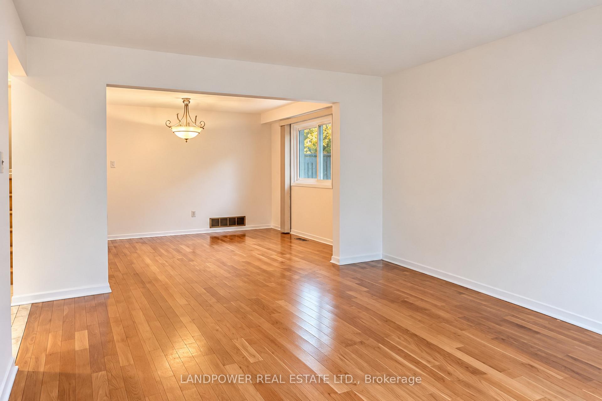 Photo 11 of 5 Kellen Street, Scarborough, Tam O'Shanter-Sullivan — HOMEH
