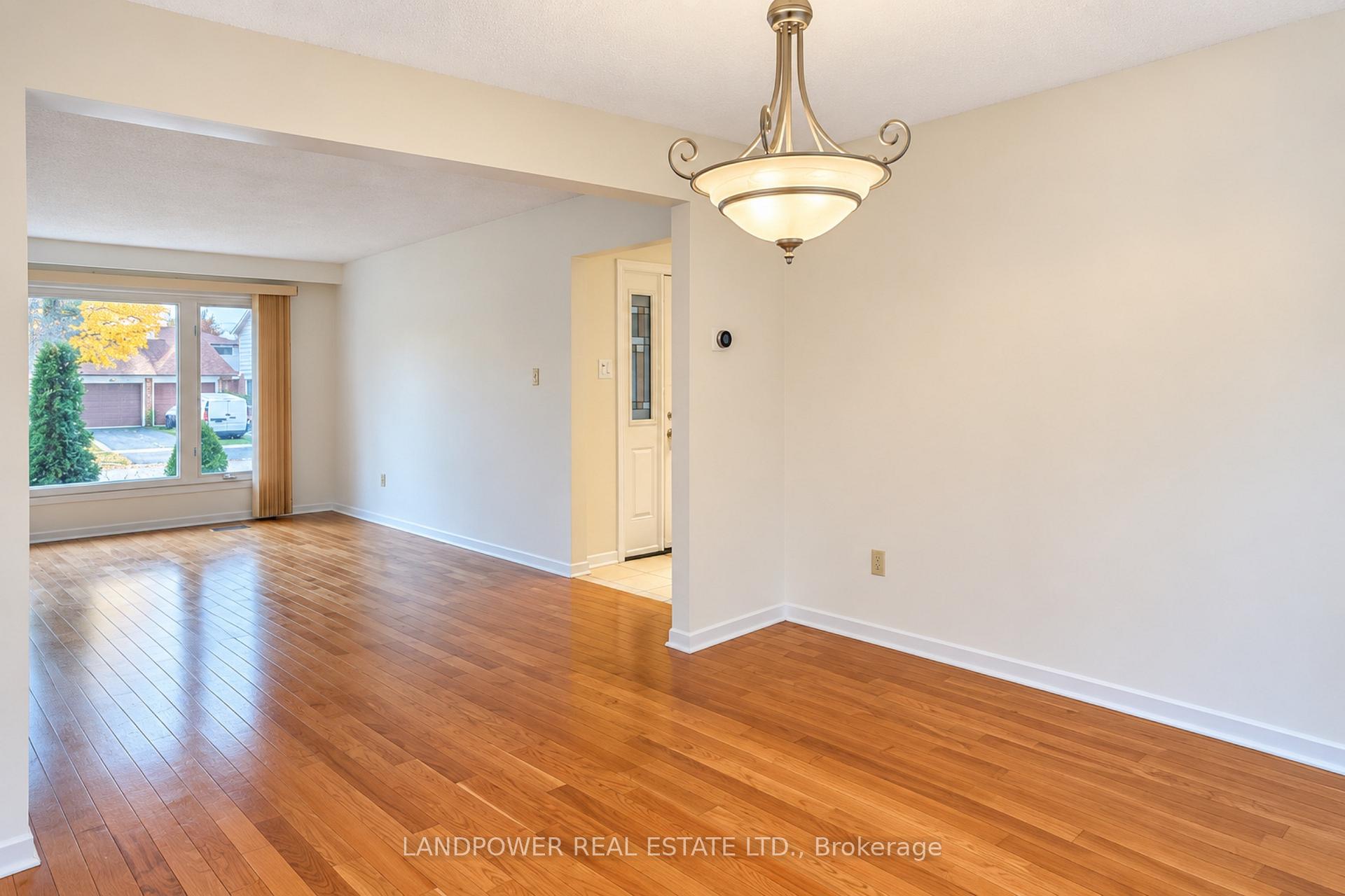 Photo 12 of 5 Kellen Street, Scarborough, Tam O'Shanter-Sullivan — HOMEH