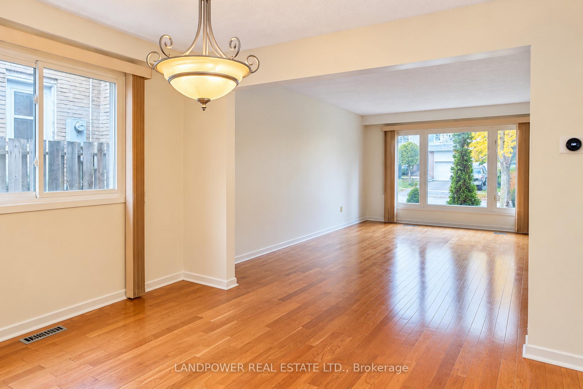 Photo 13 of 5 Kellen Street, Scarborough, Tam O'Shanter-Sullivan — HOMEH