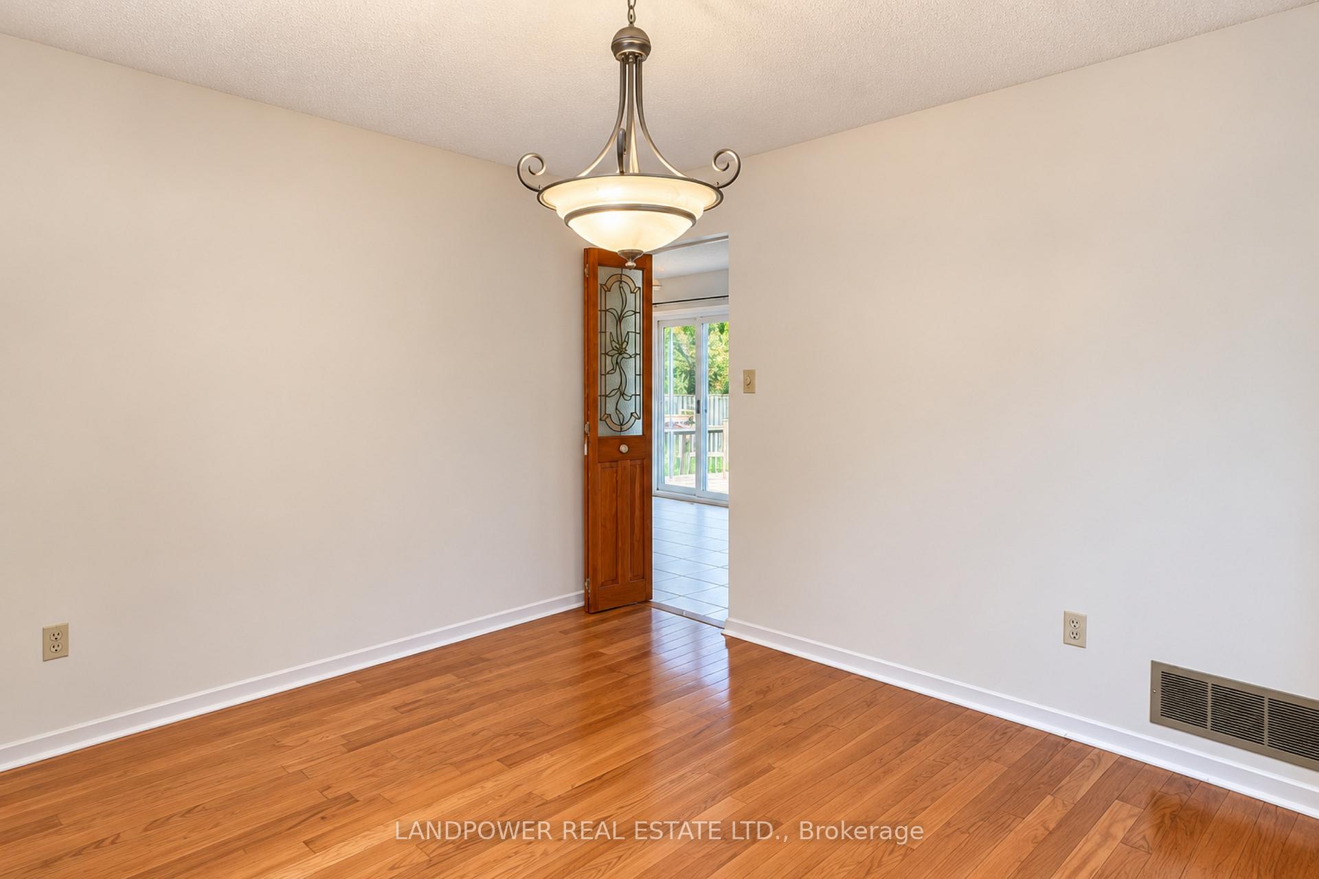 Photo 14 of 5 Kellen Street, Scarborough, Tam O'Shanter-Sullivan — HOMEH