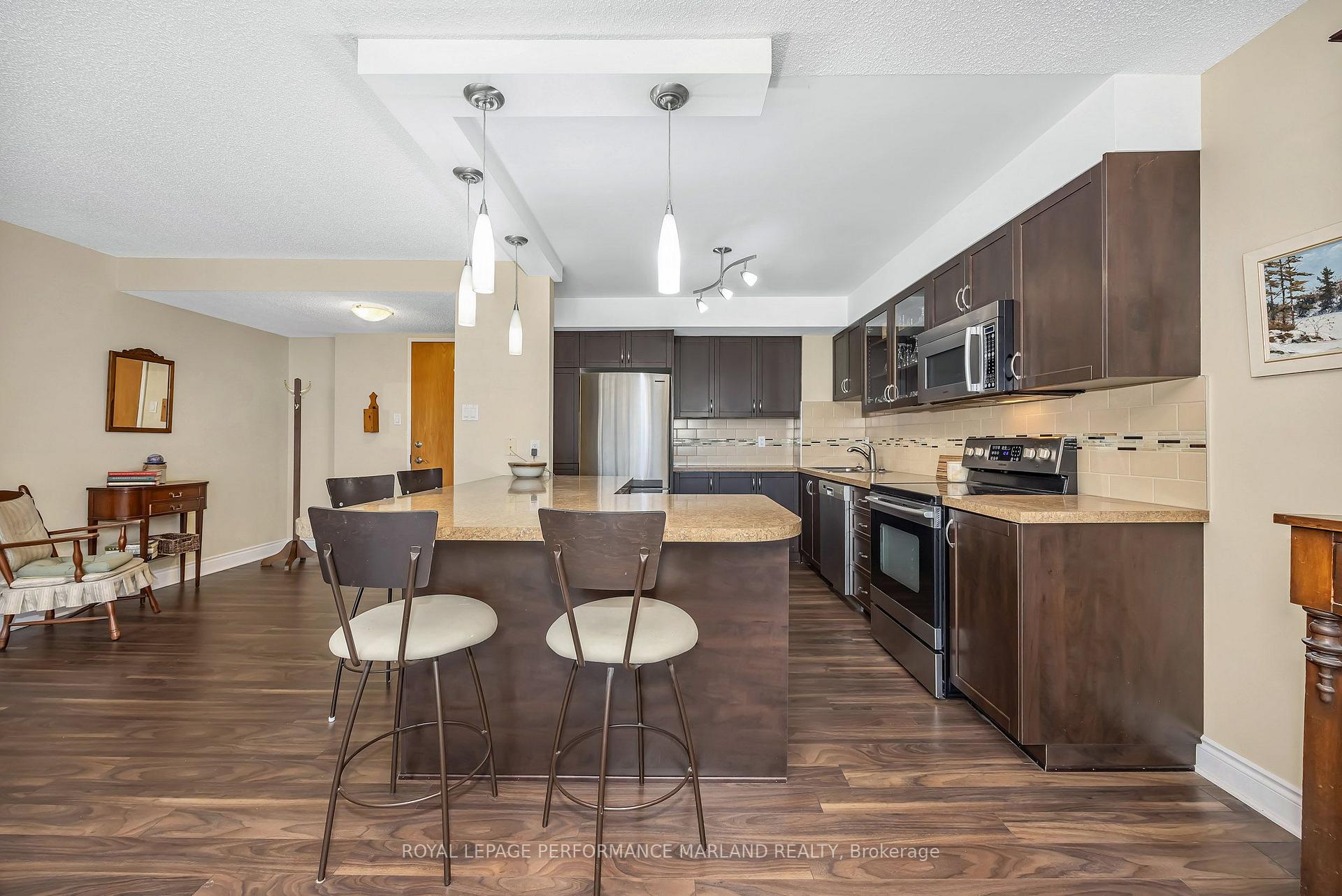 Photo 4 of Unit 706, 2759 Carousel Crescent, Ottawa, Emerald Woods/Sawmill Creek — HOMEH