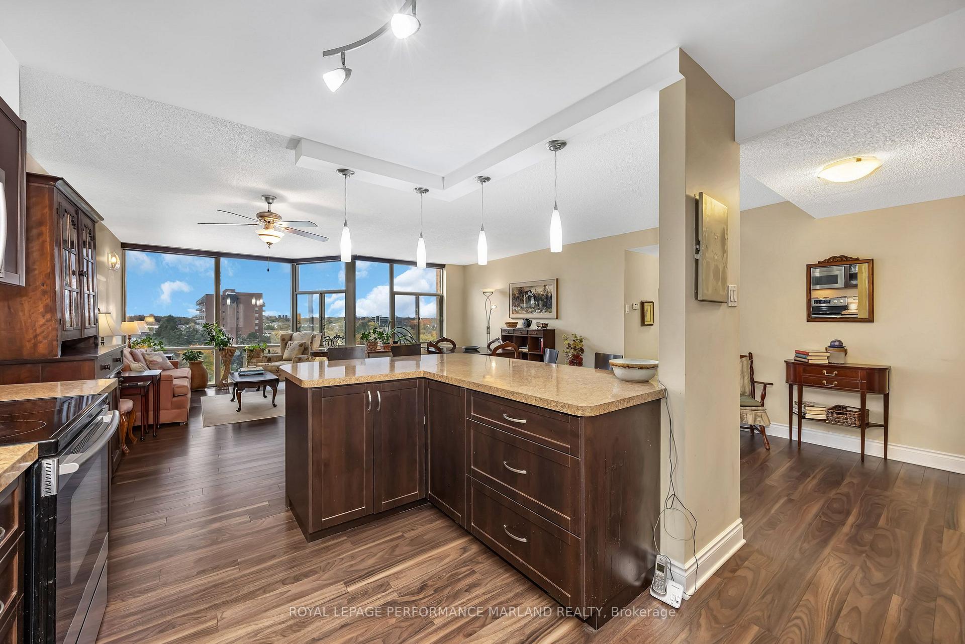Photo 7 of Unit 706, 2759 Carousel Crescent, Ottawa, Emerald Woods/Sawmill Creek — HOMEH