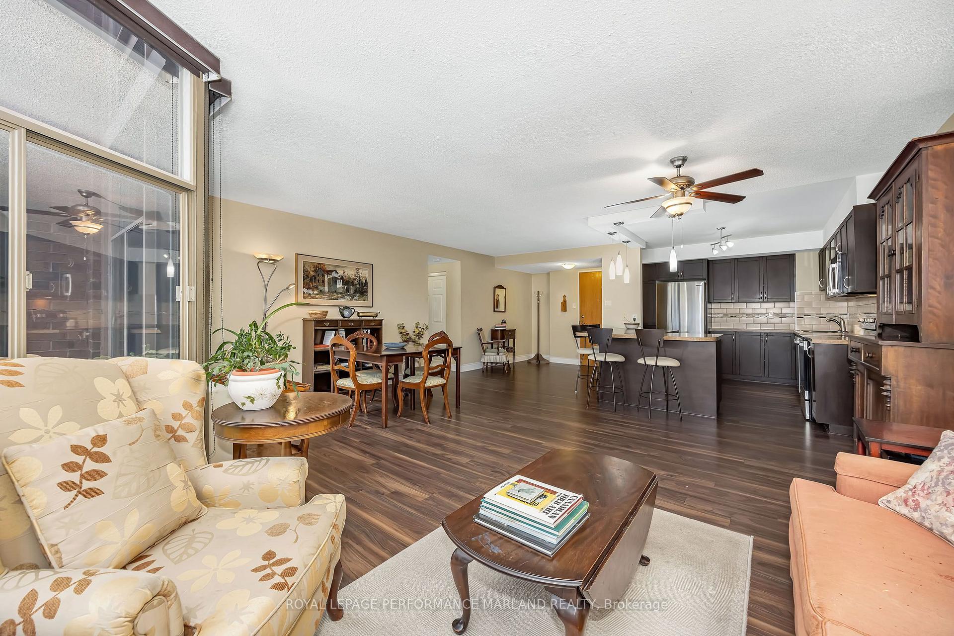 Photo 11 of Unit 706, 2759 Carousel Crescent, Ottawa, Emerald Woods/Sawmill Creek — HOMEH