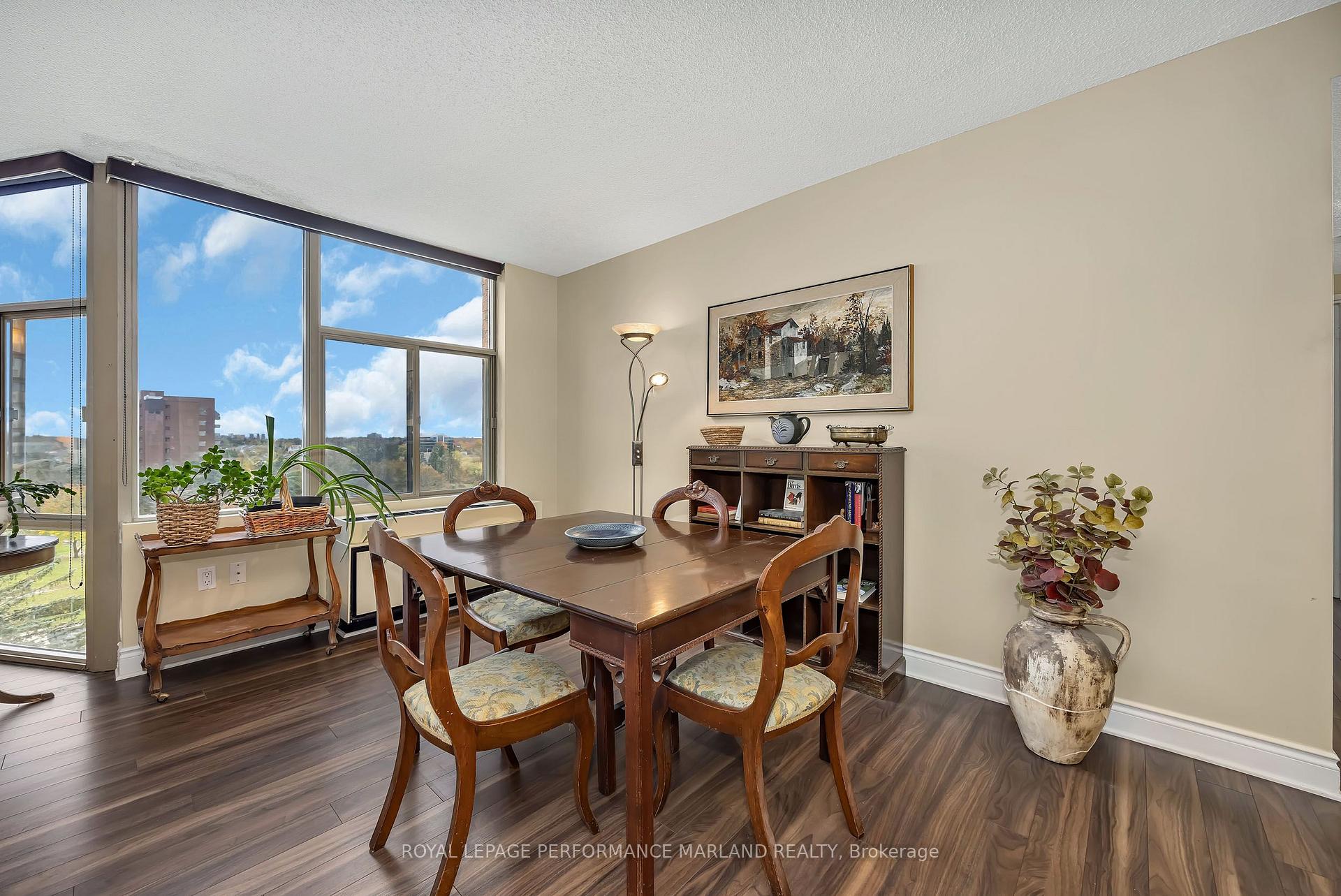 Photo 12 of Unit 706, 2759 Carousel Crescent, Ottawa, Emerald Woods/Sawmill Creek — HOMEH