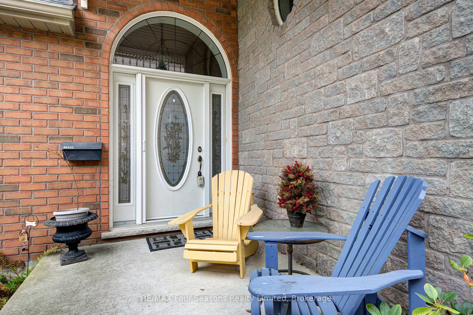 Photo 3 of 205 Bryan Drive, Collingwood — HOMEH