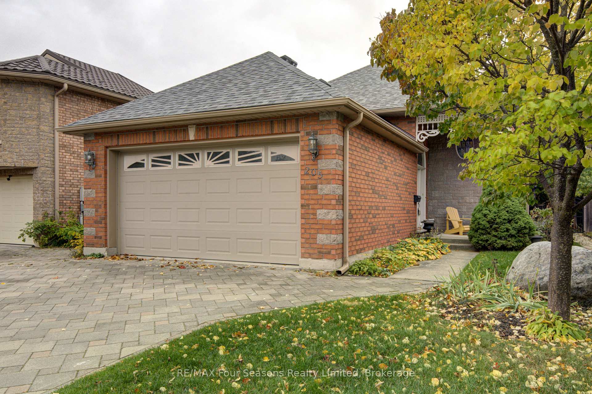 Photo 5 of 205 Bryan Drive, Collingwood — HOMEH
