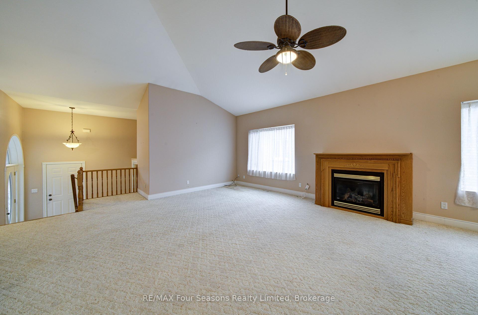 Photo 13 of 205 Bryan Drive, Collingwood — HOMEH